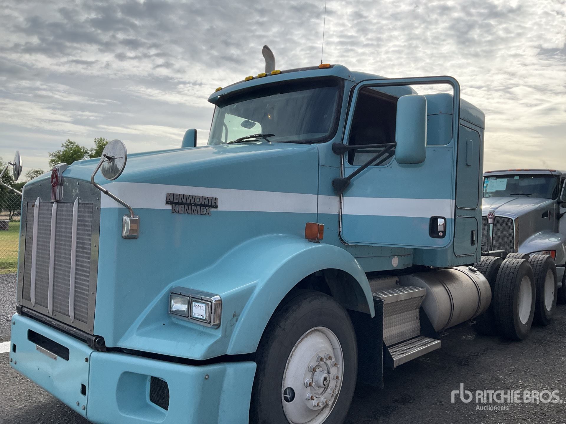 2017 Kenworth T800B