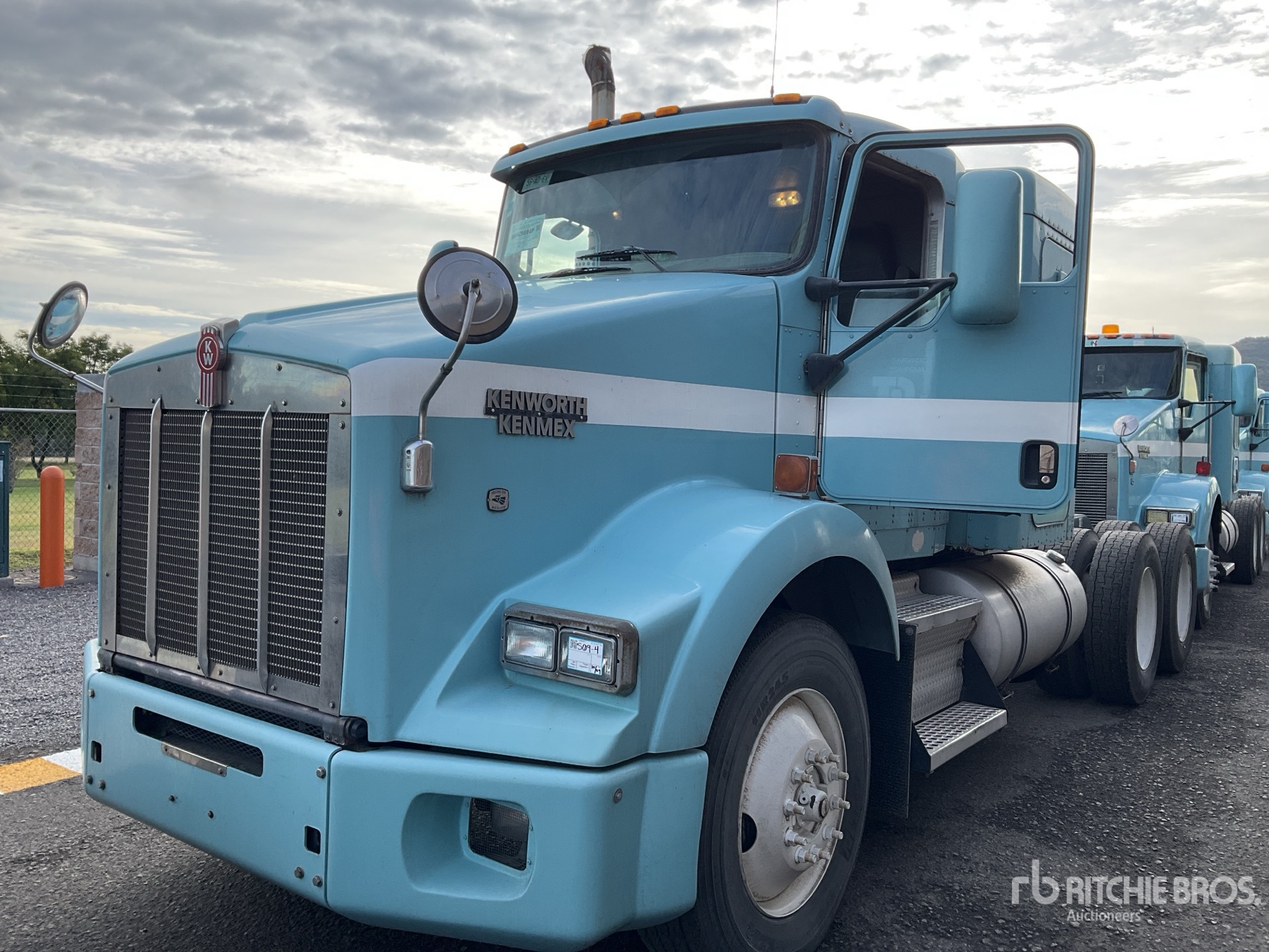 2017 Kenworth T800B