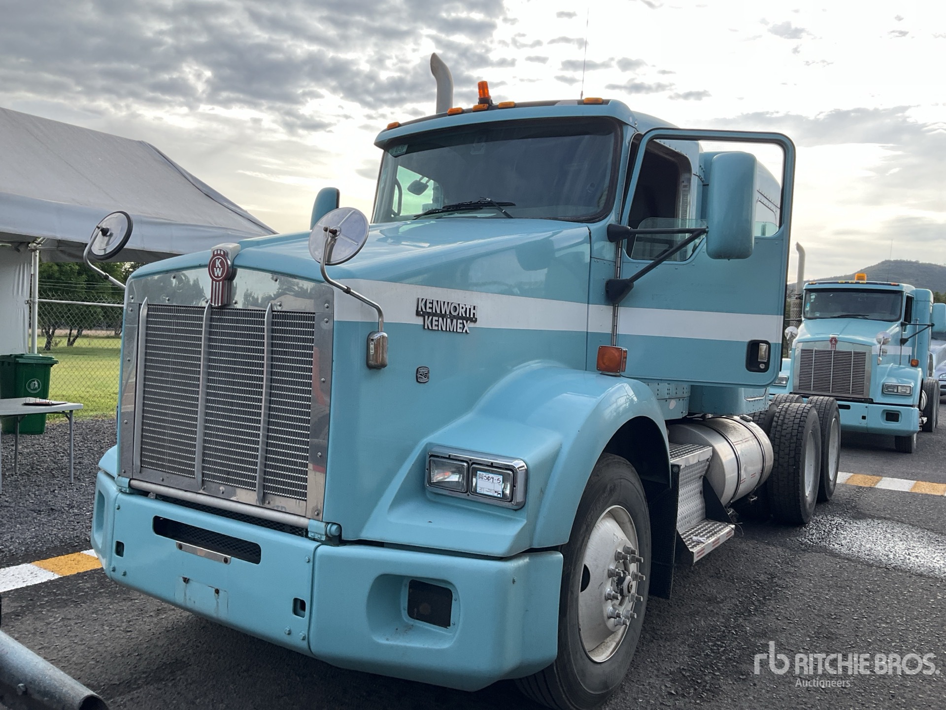 2017 Kenworth T800B