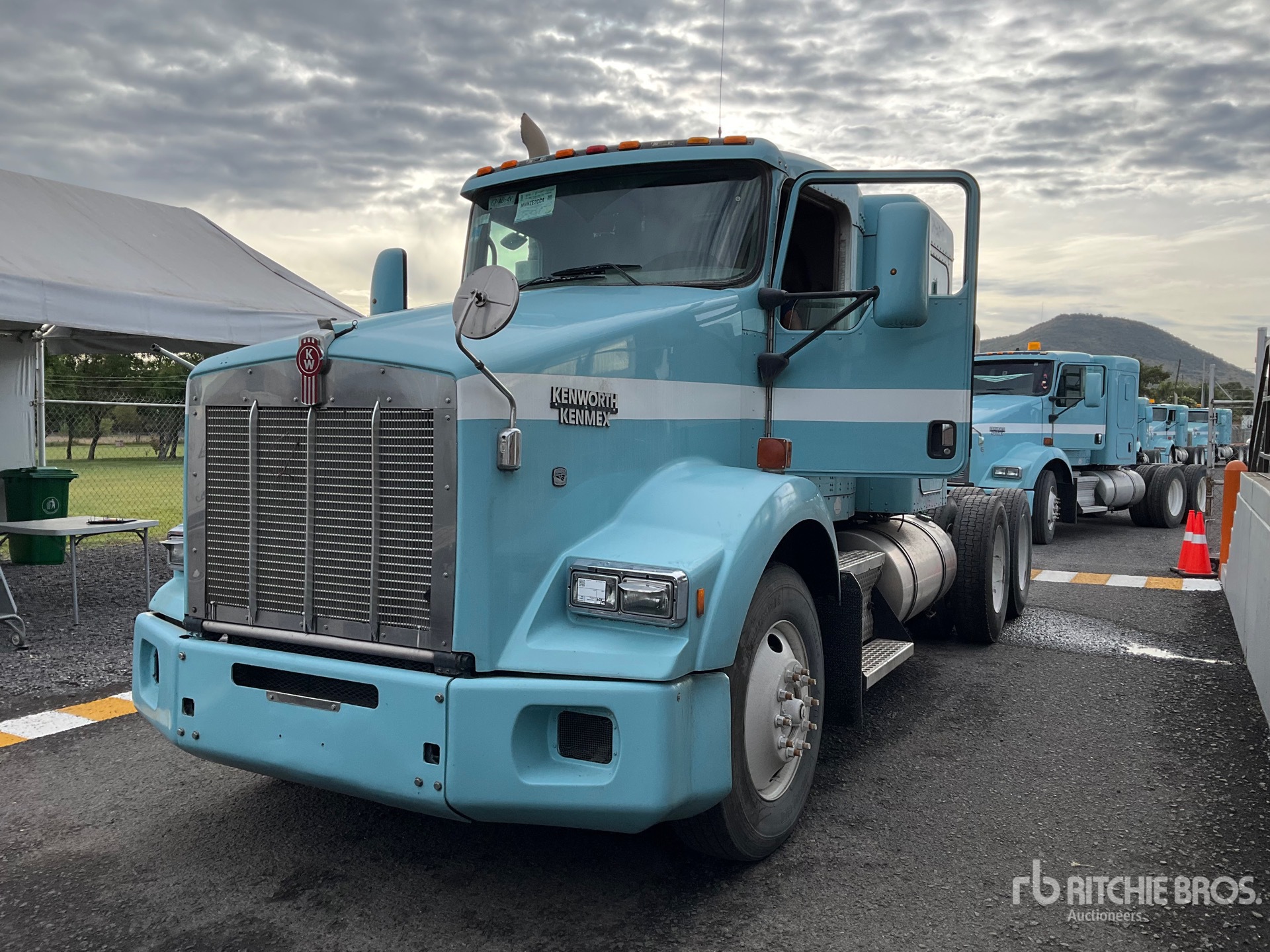 2017 Kenworth T800B
