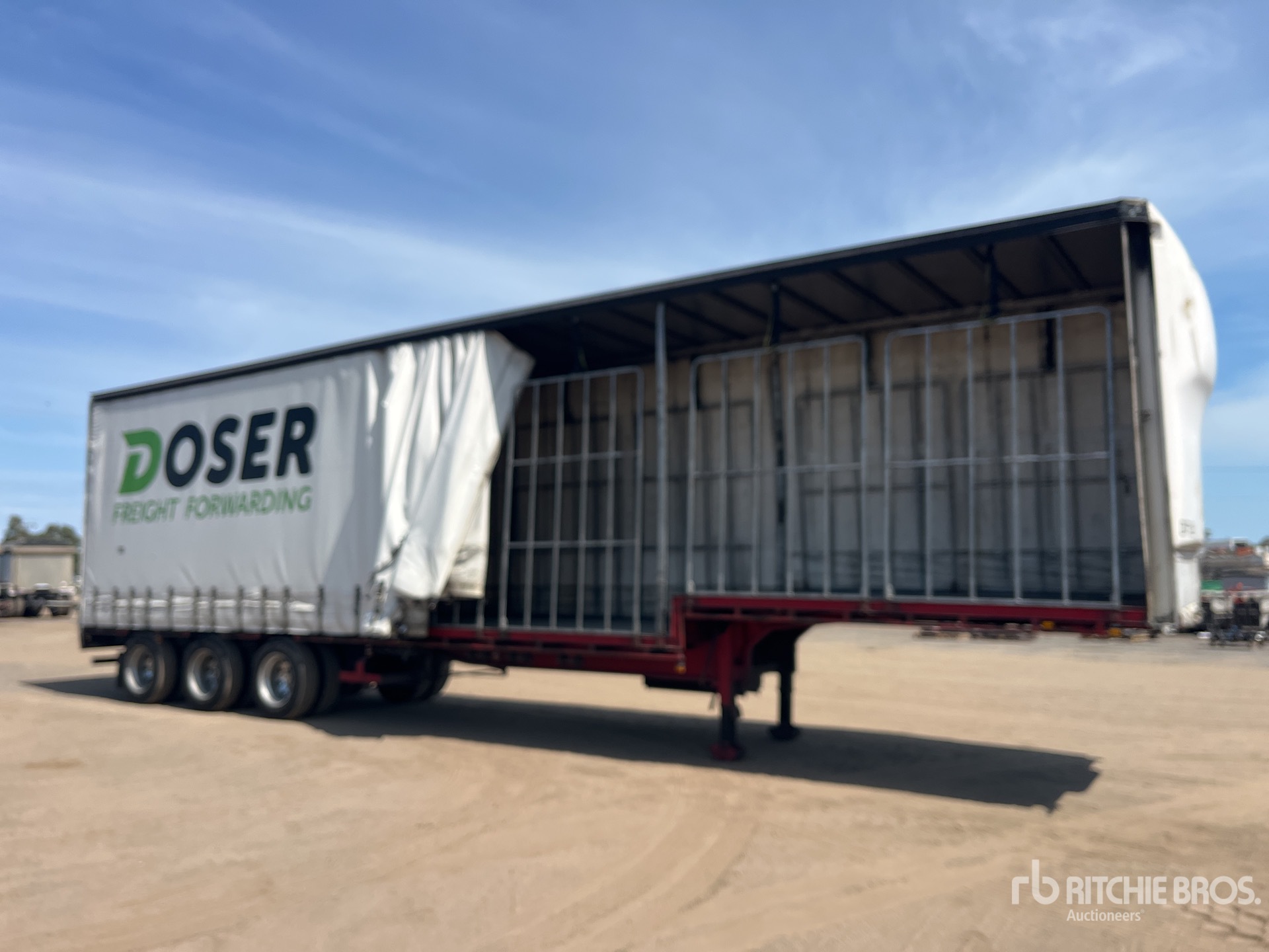 2002 Kruger 13.3 m Tri/A Step Deck