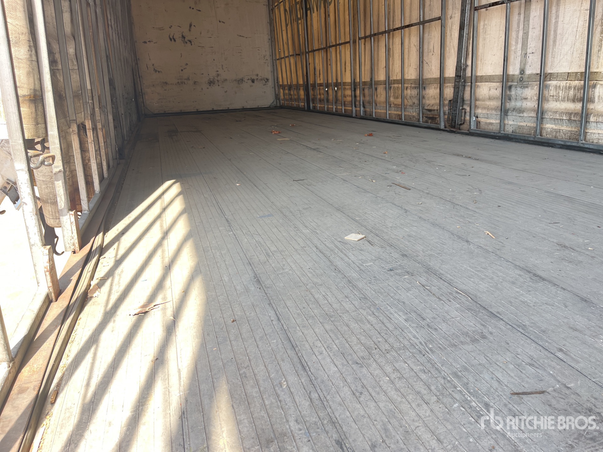2002 Kruger 13.3 m Tri/A Step Deck