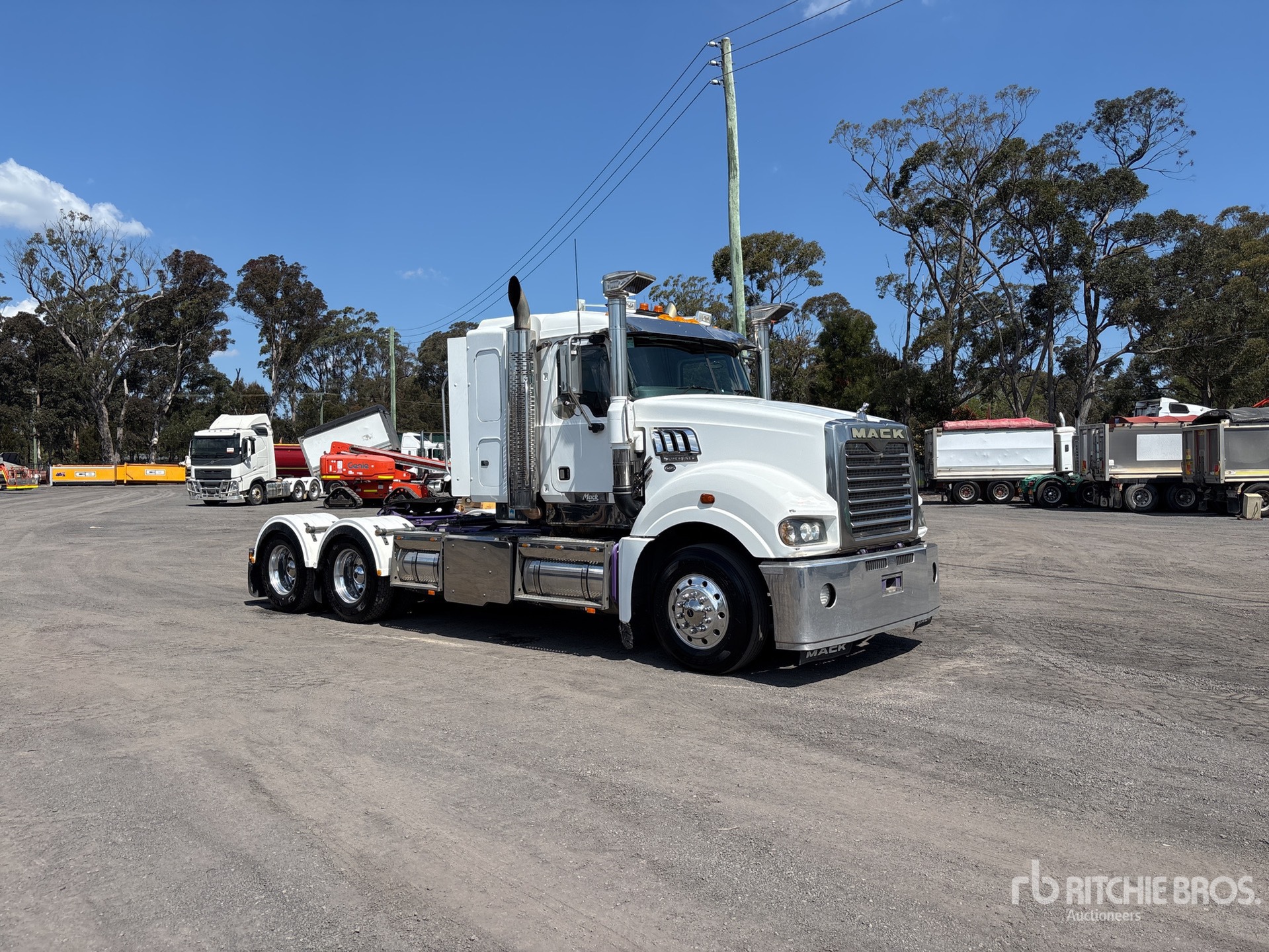 2017 Mack CLXT SUPER-LINE