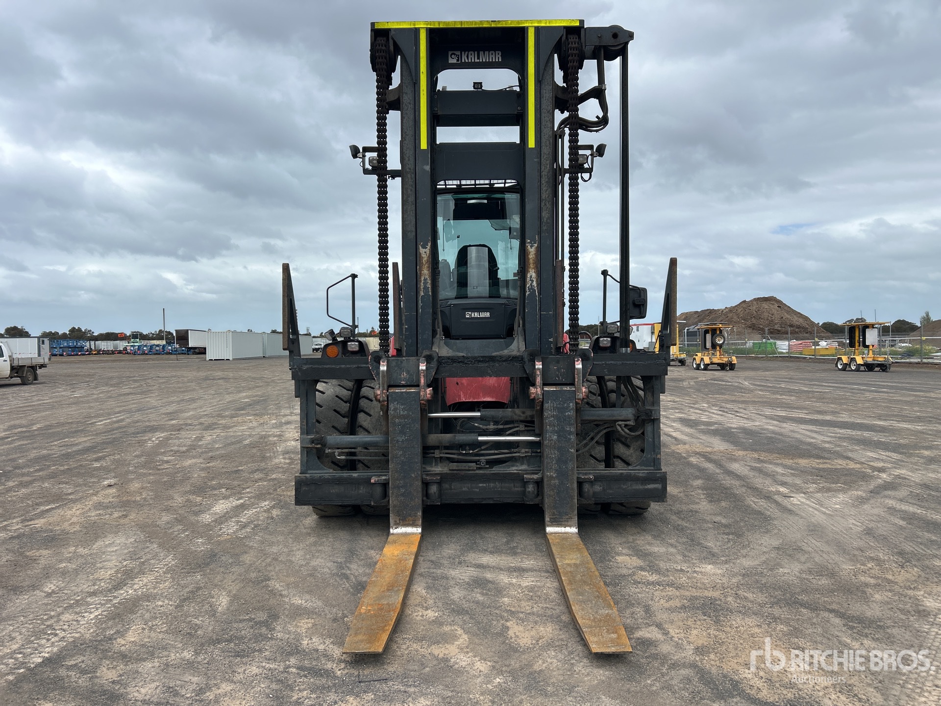 2020 Kalmar DCG220-12