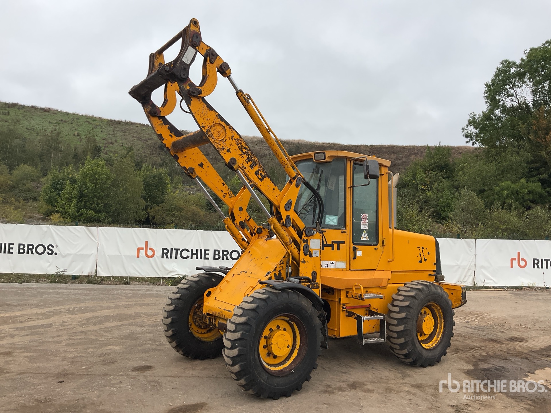 2000 JCB 411