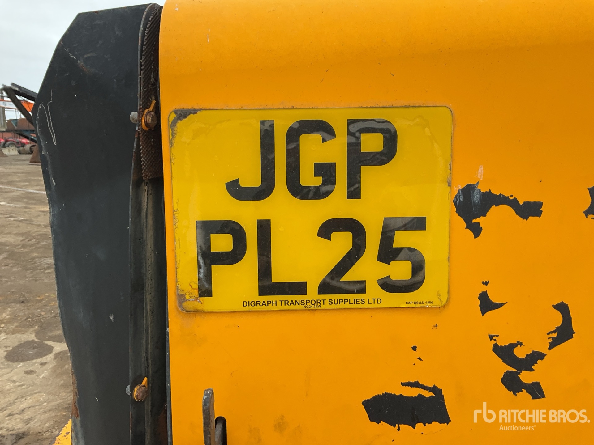 2000 JCB 411