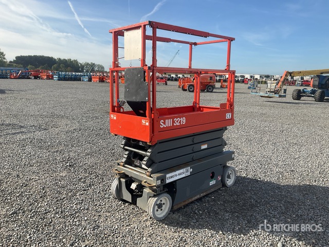 2016 Skyjack SJIII-3219 Scissor Lift
