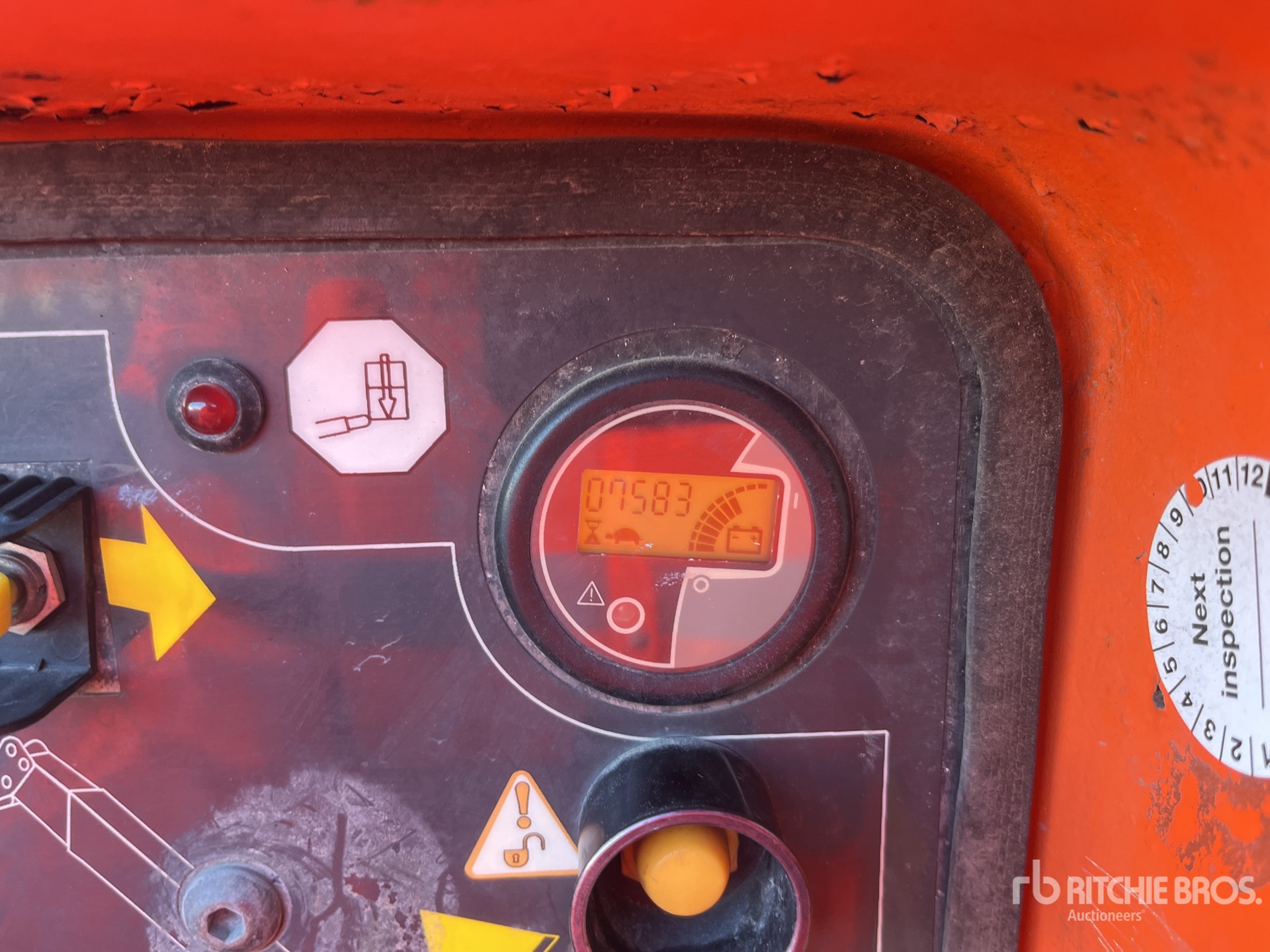 2015 JLG M600JP