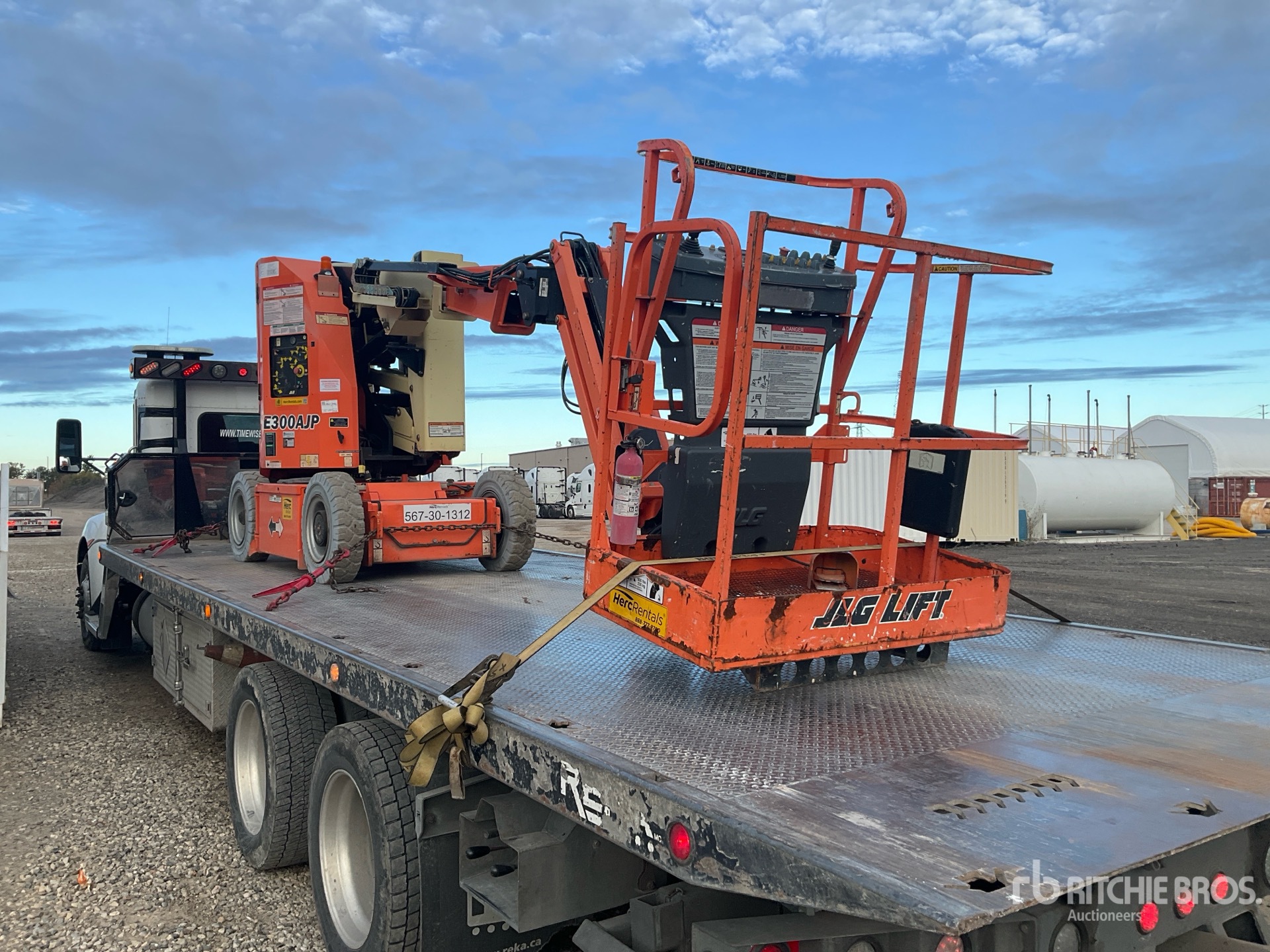 JLG E300AJP