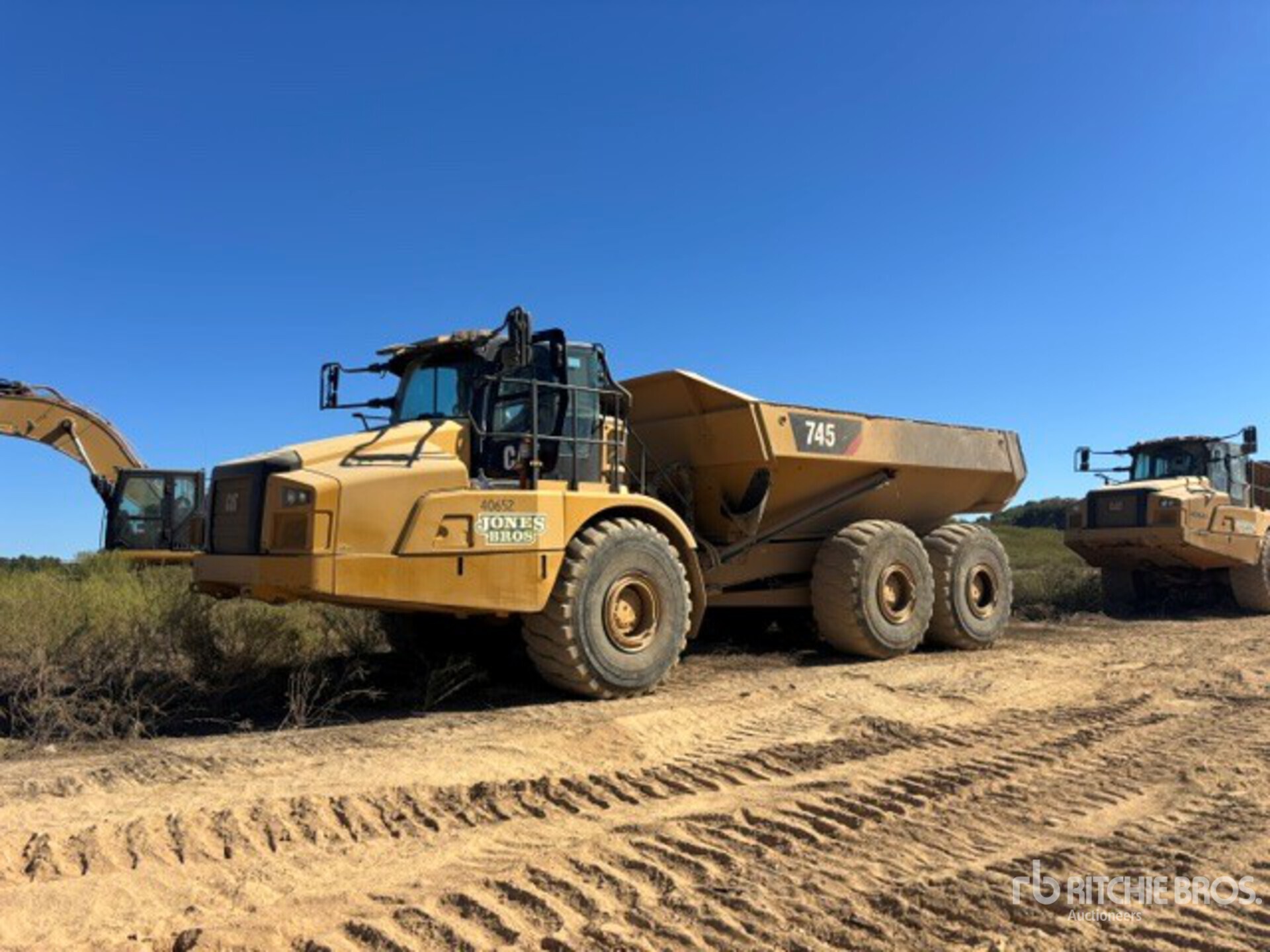 Photo of 2017 Caterpillar 745