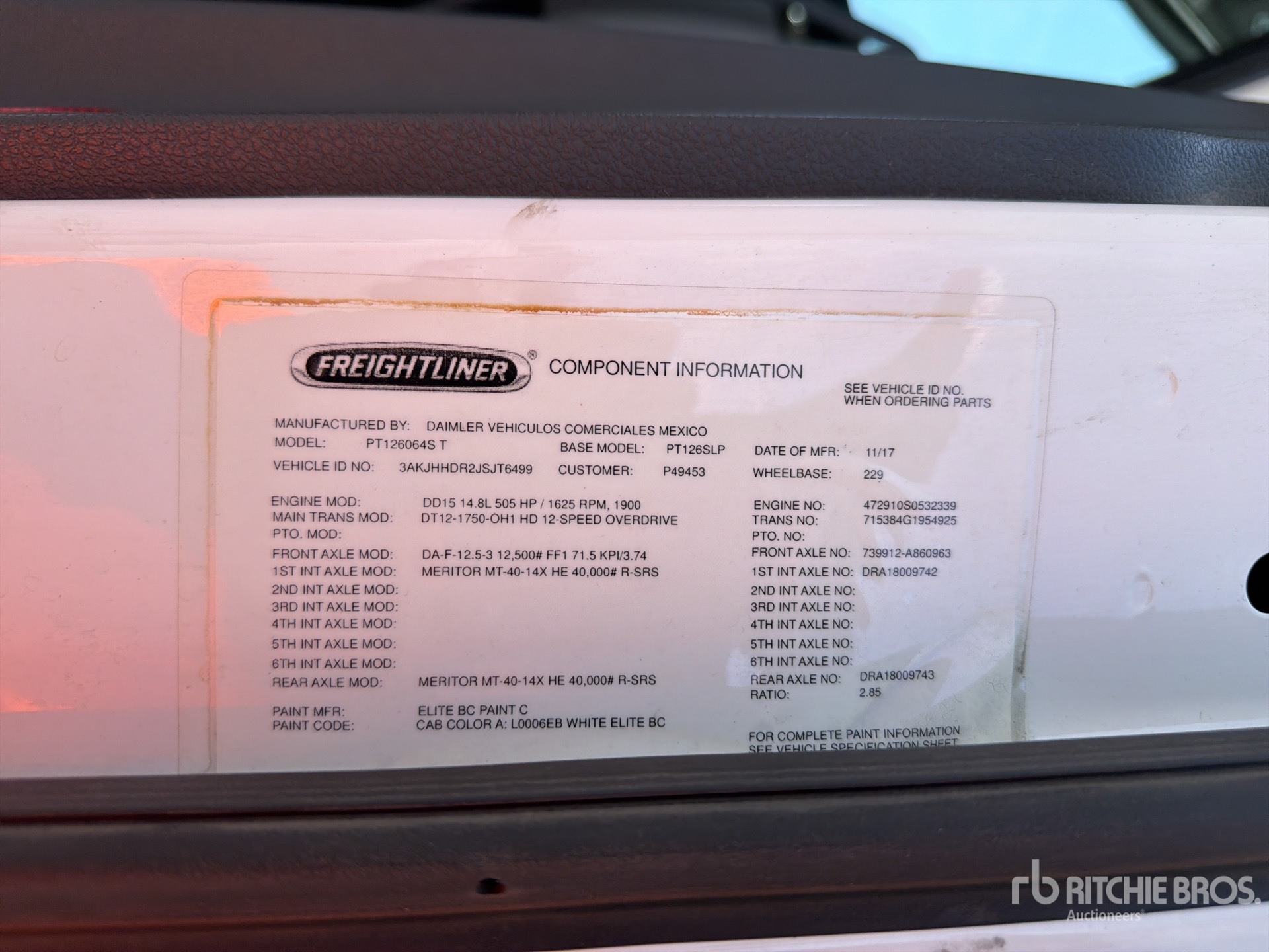 2018 Freightliner CASCADIA 126