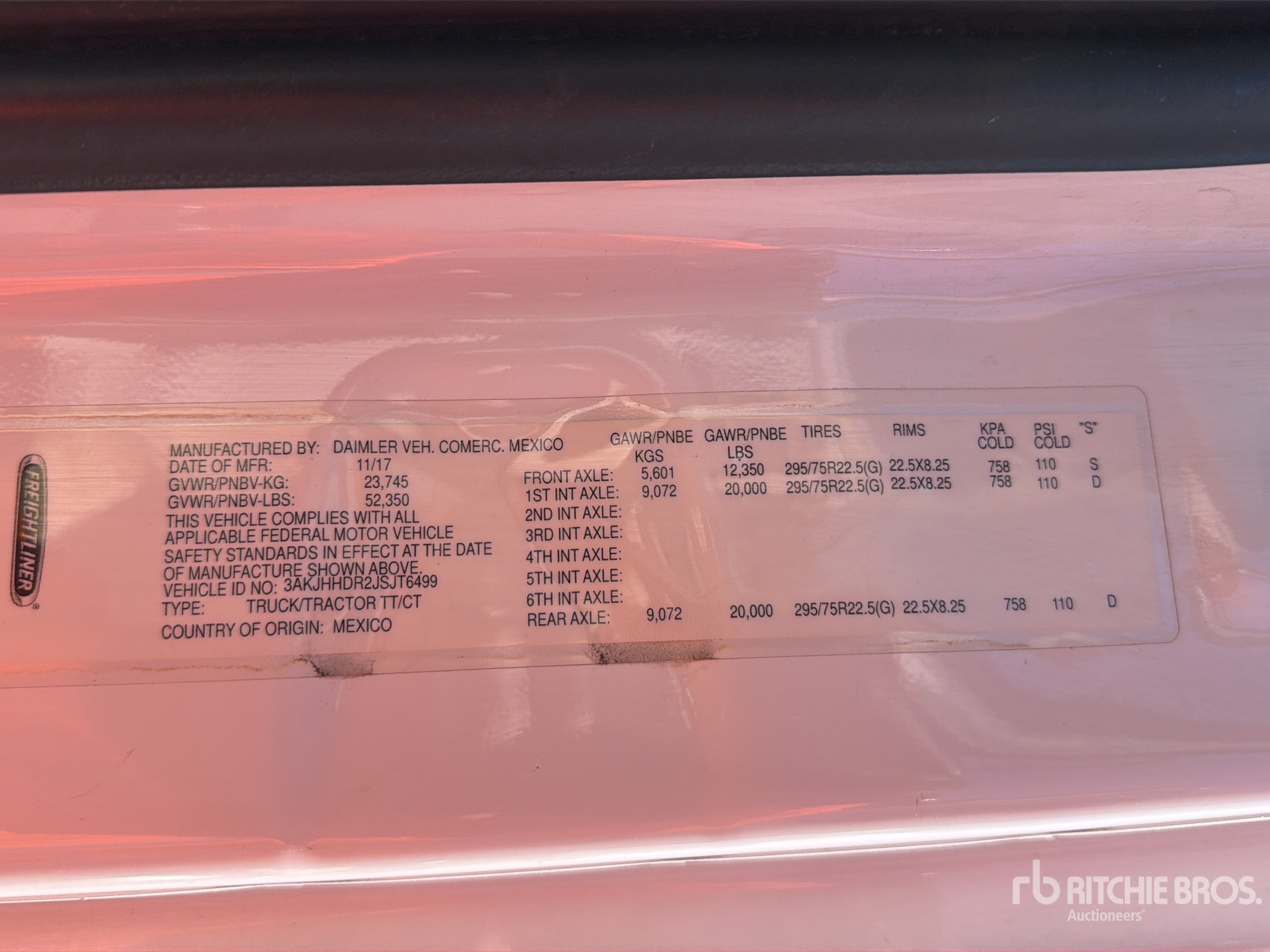 2018 Freightliner CASCADIA 126