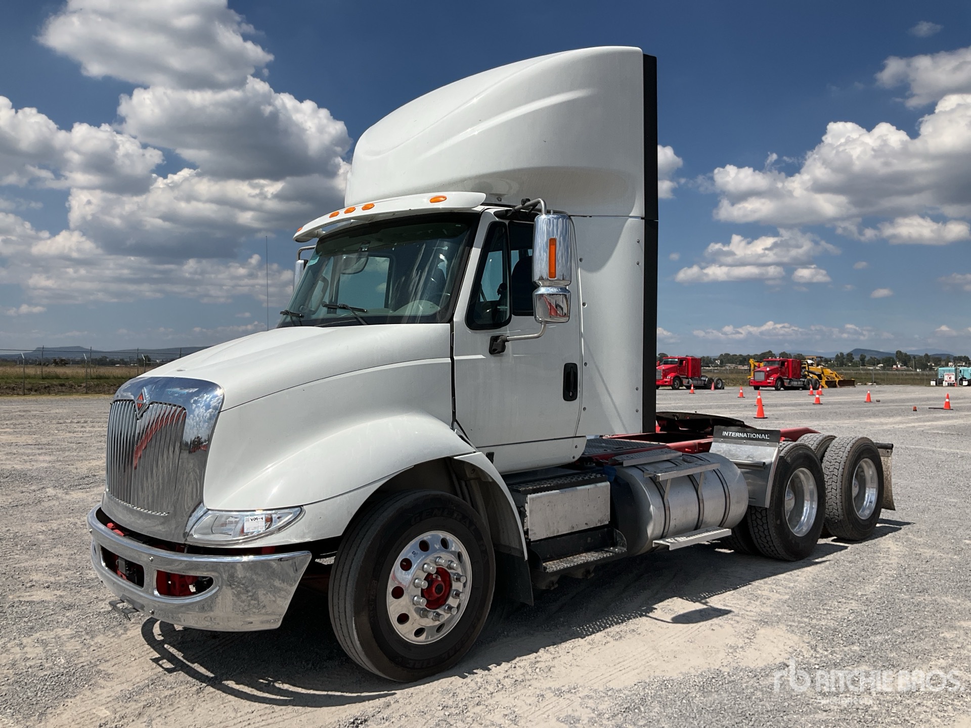 2018 International 8600