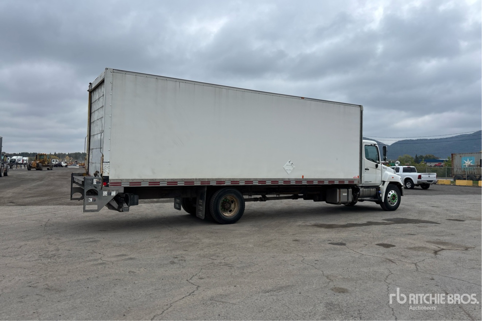 2019 Hino 358D