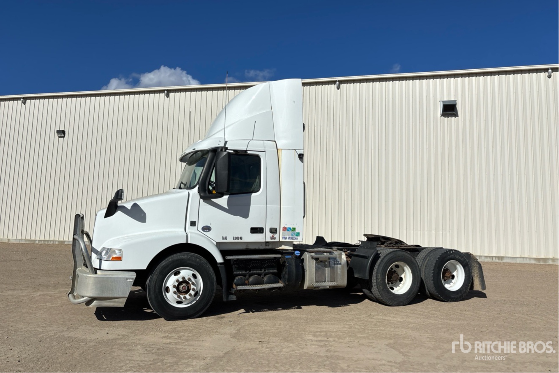2017 Volvo VNM