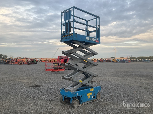 2013 Genie GS-1930 Scissor Lift