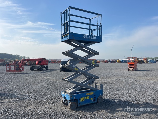 2013 Genie GS-1930 Scissor Lift