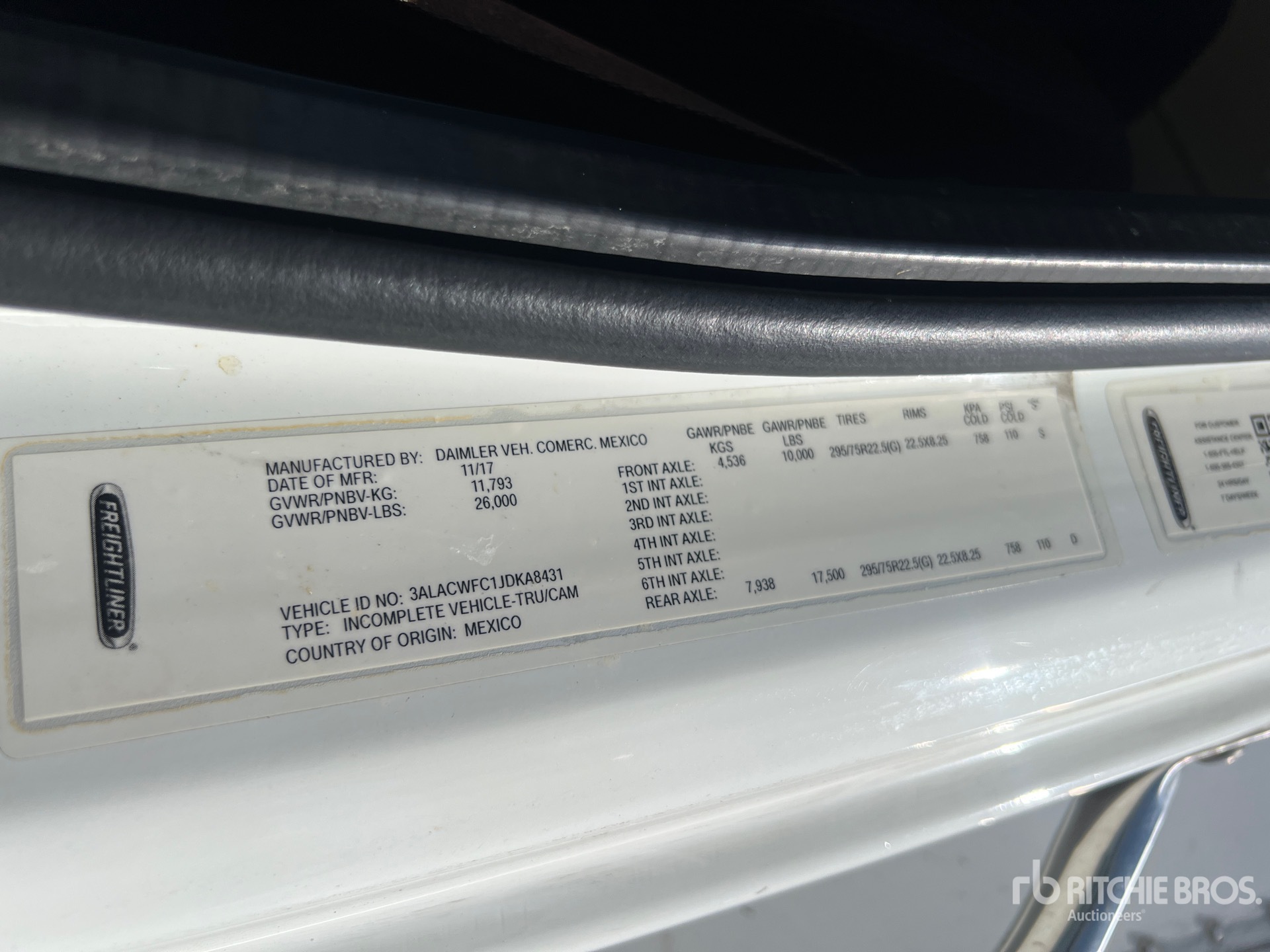 2018 Freightliner M2106