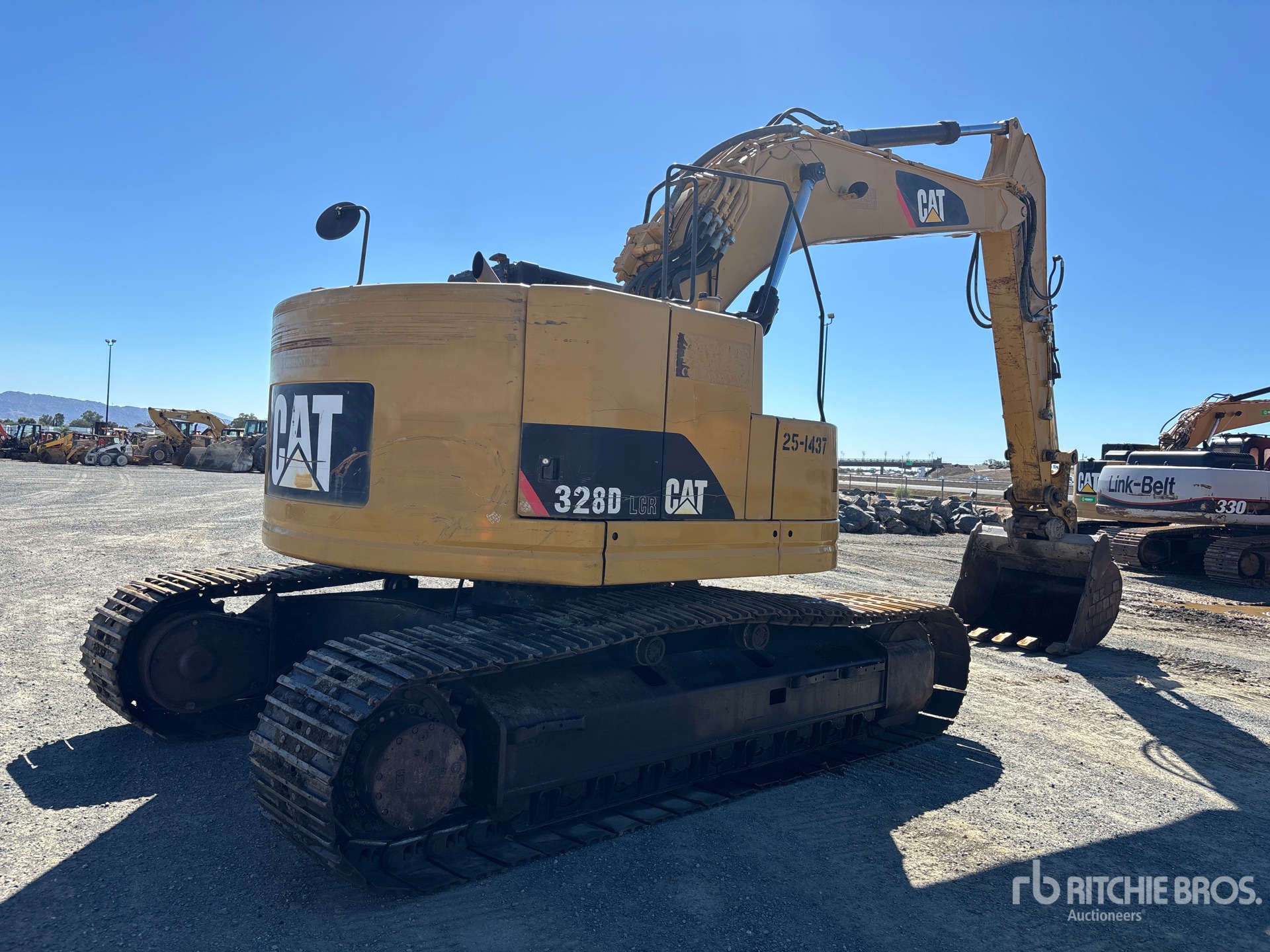 2013 Caterpillar 328D LCR