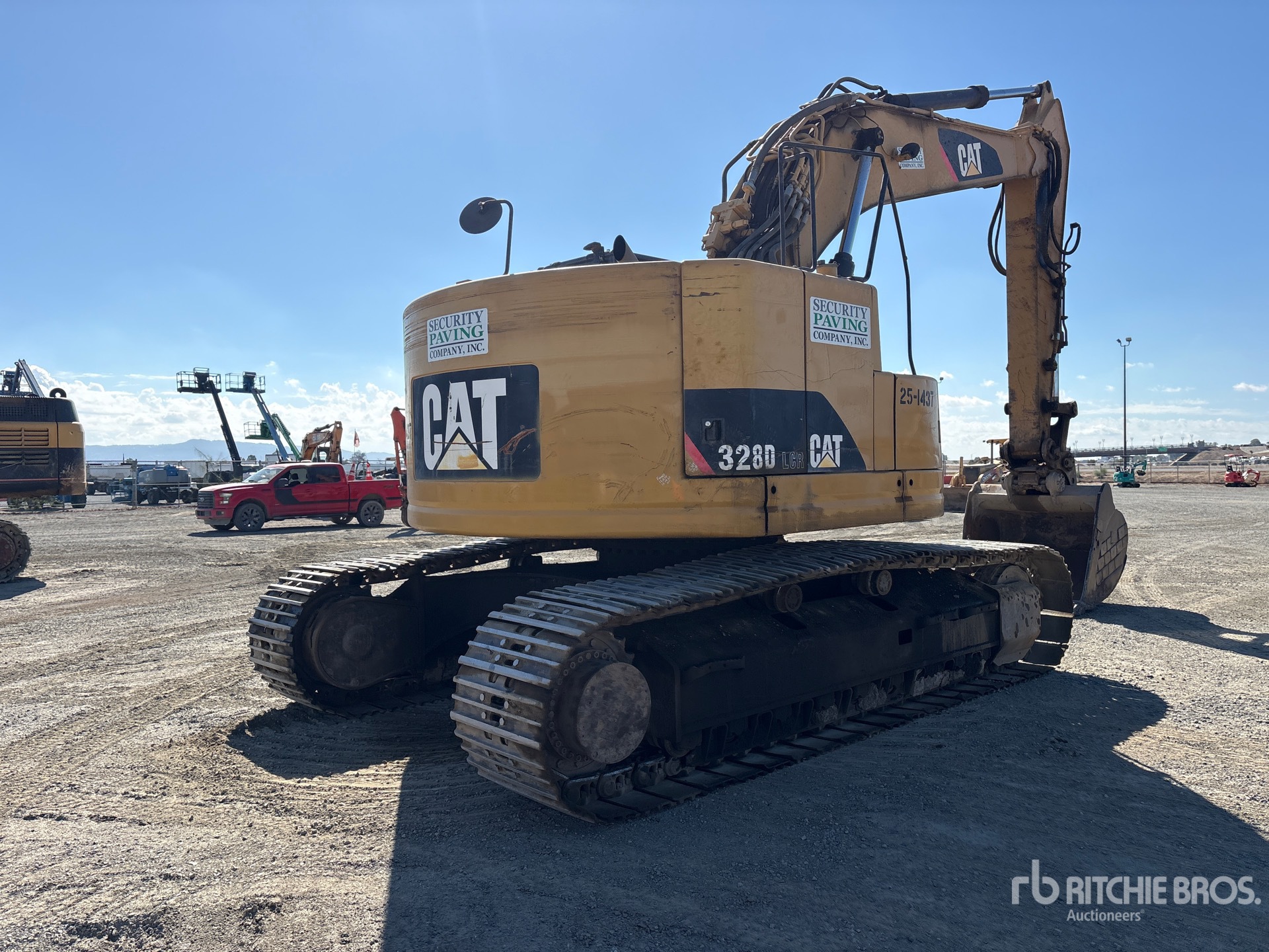 2013 Caterpillar 328D LCR