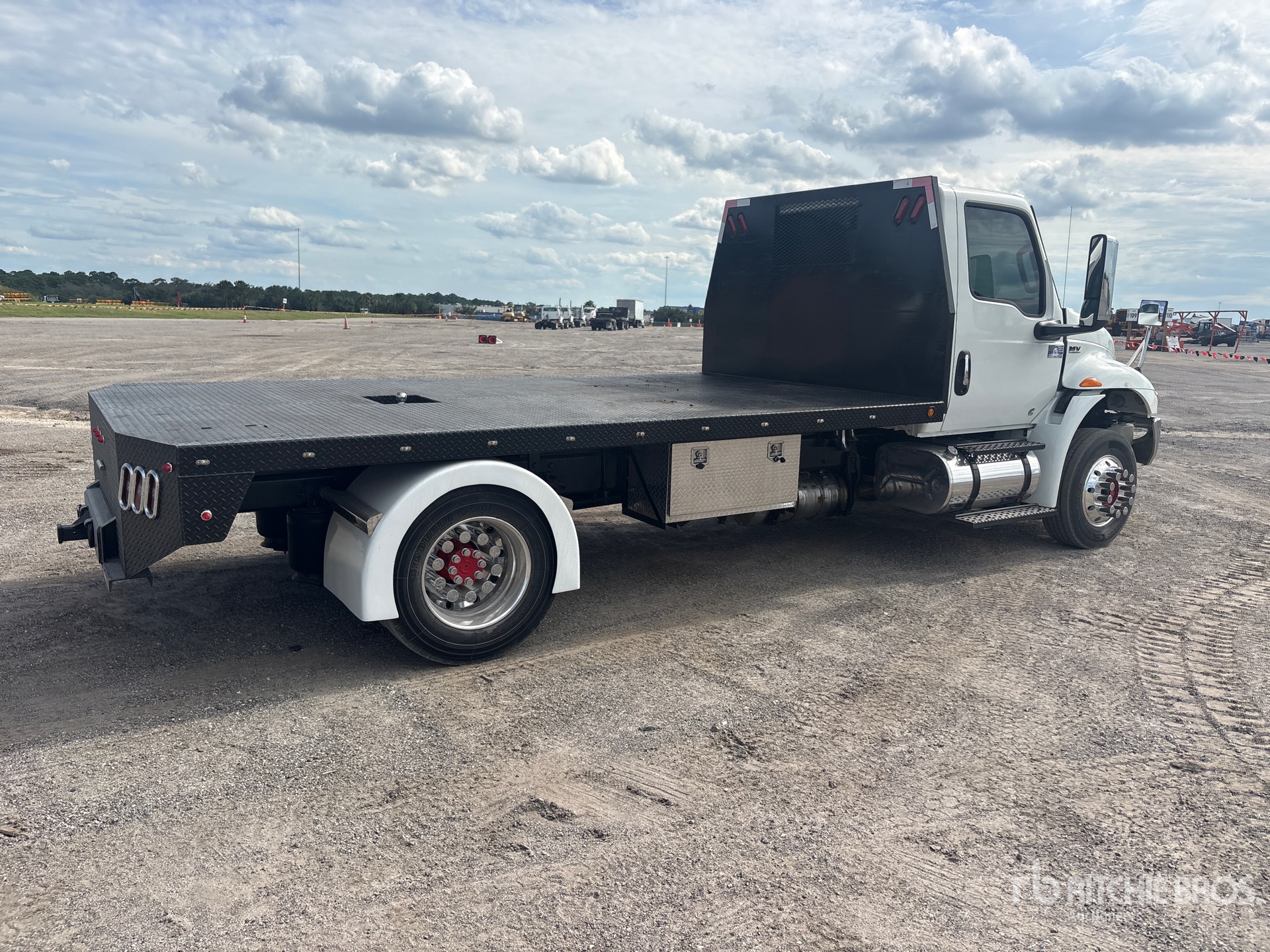 2020 International MV607