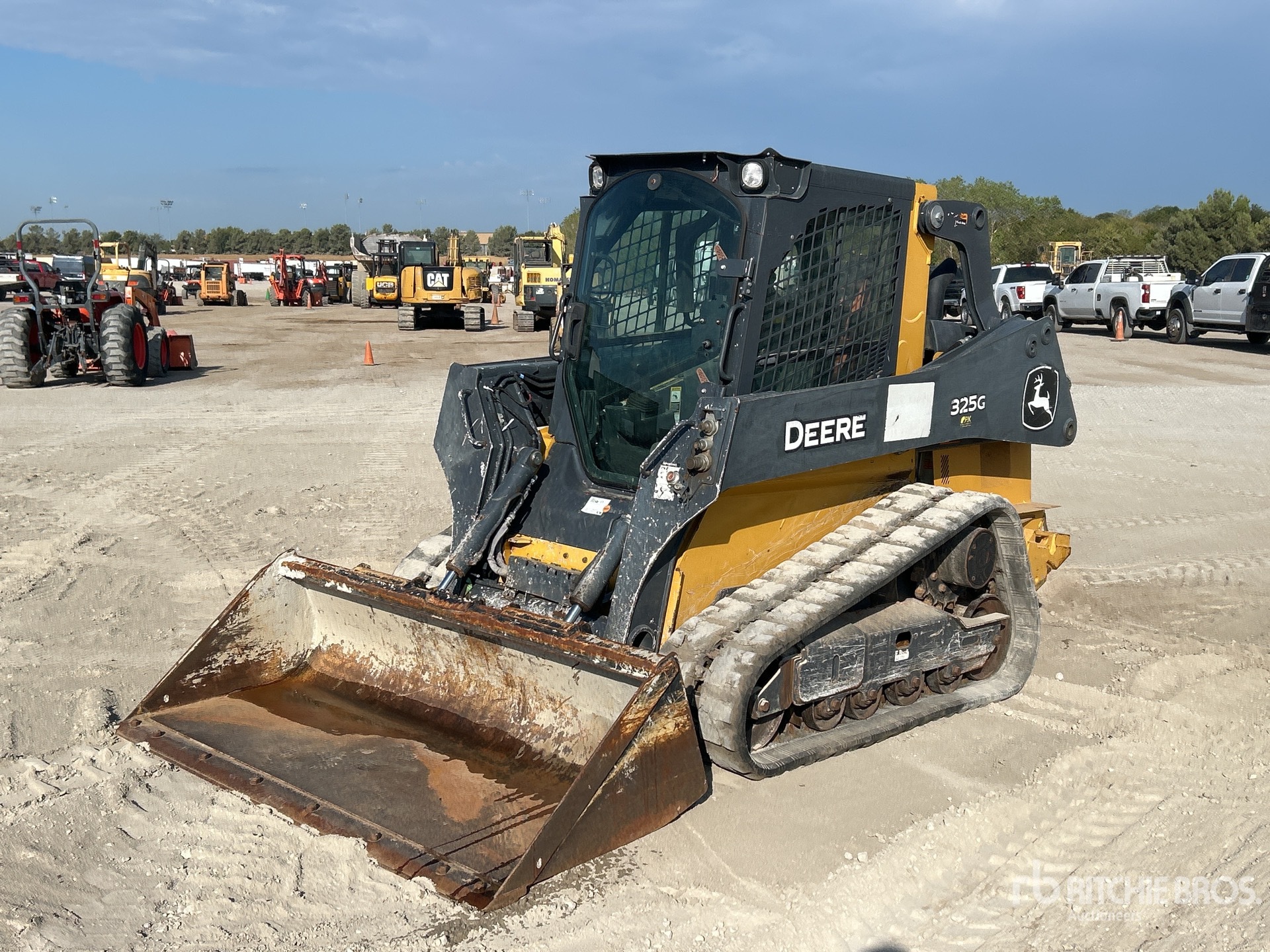 2022 John Deere 325G