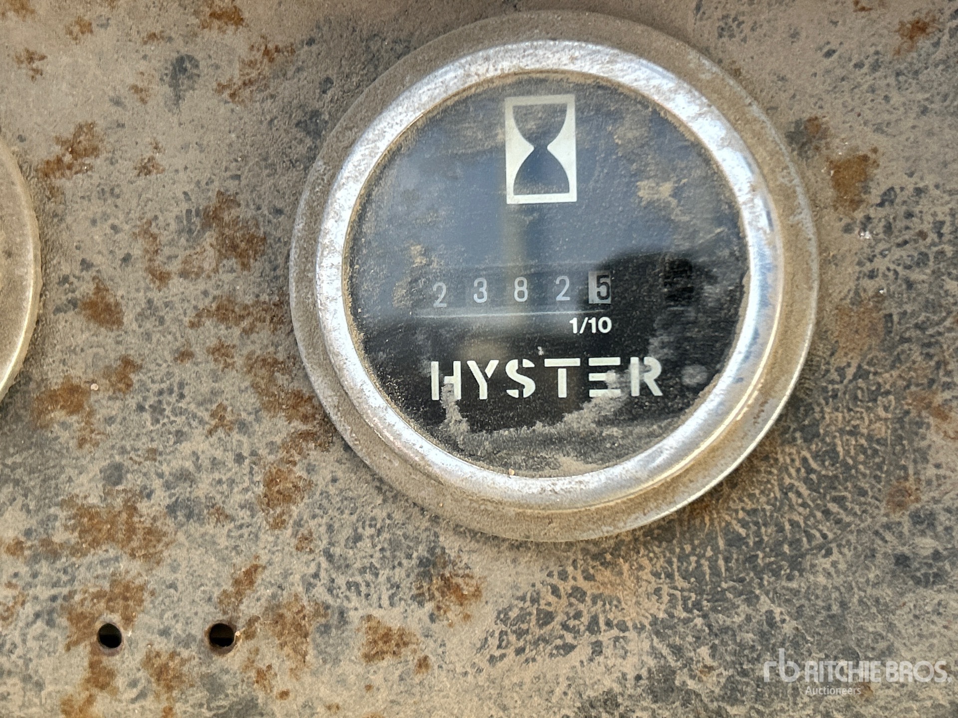 Hyster PNEUMATIC TIRE