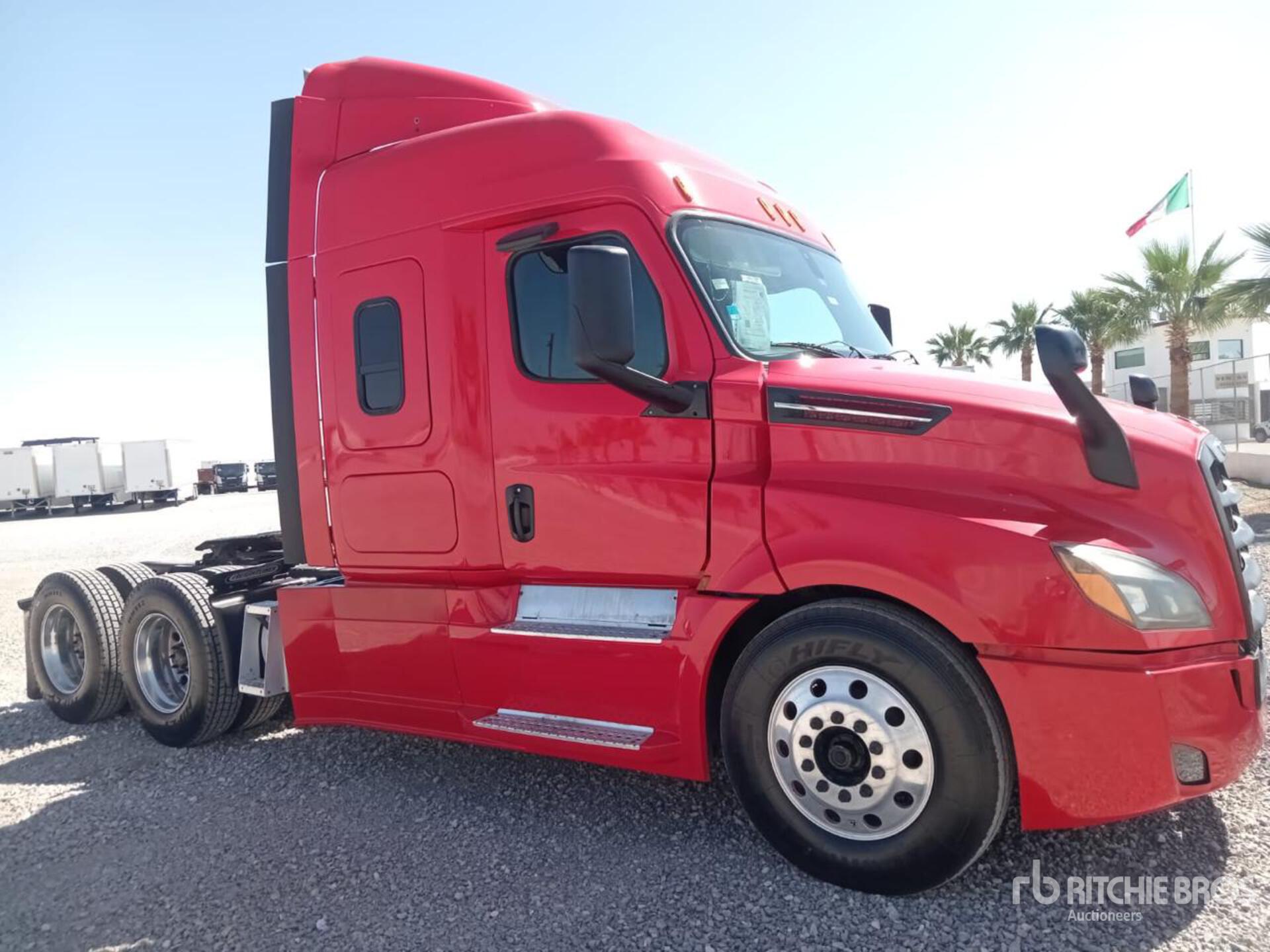 2020 Freightliner CASCADIA 126