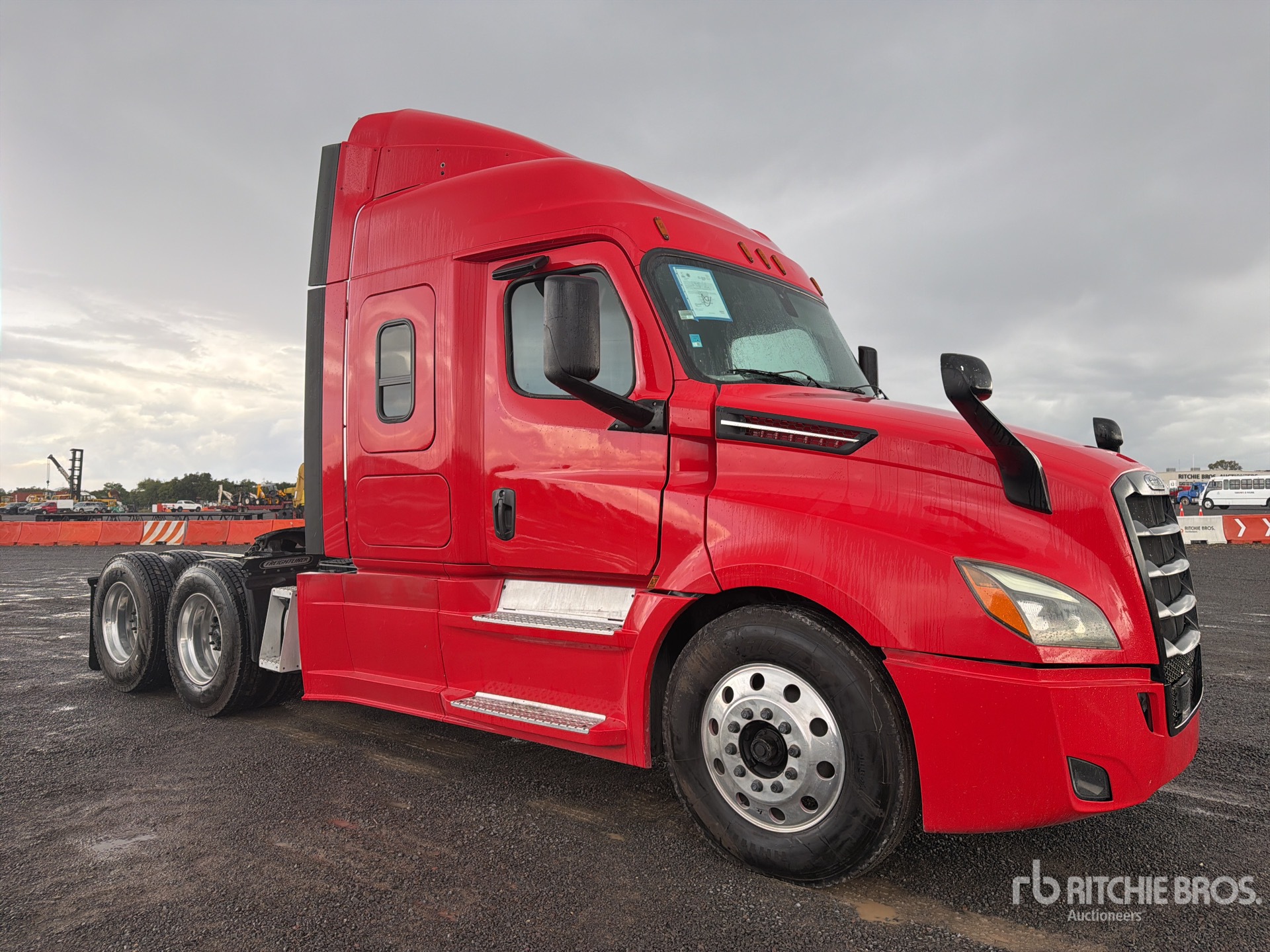 2020 Freightliner CASCADIA 126