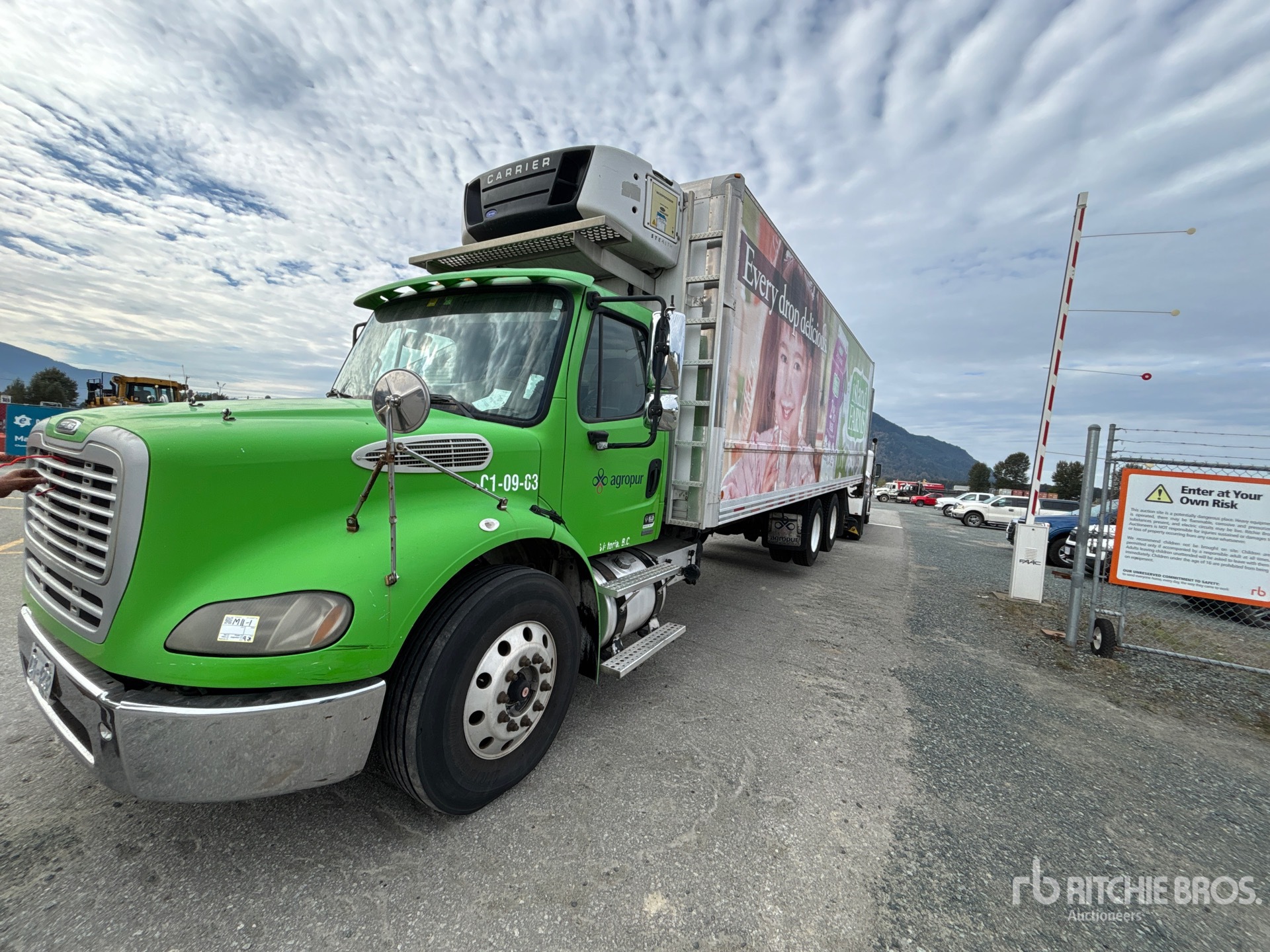 2009 Freightliner M2 112