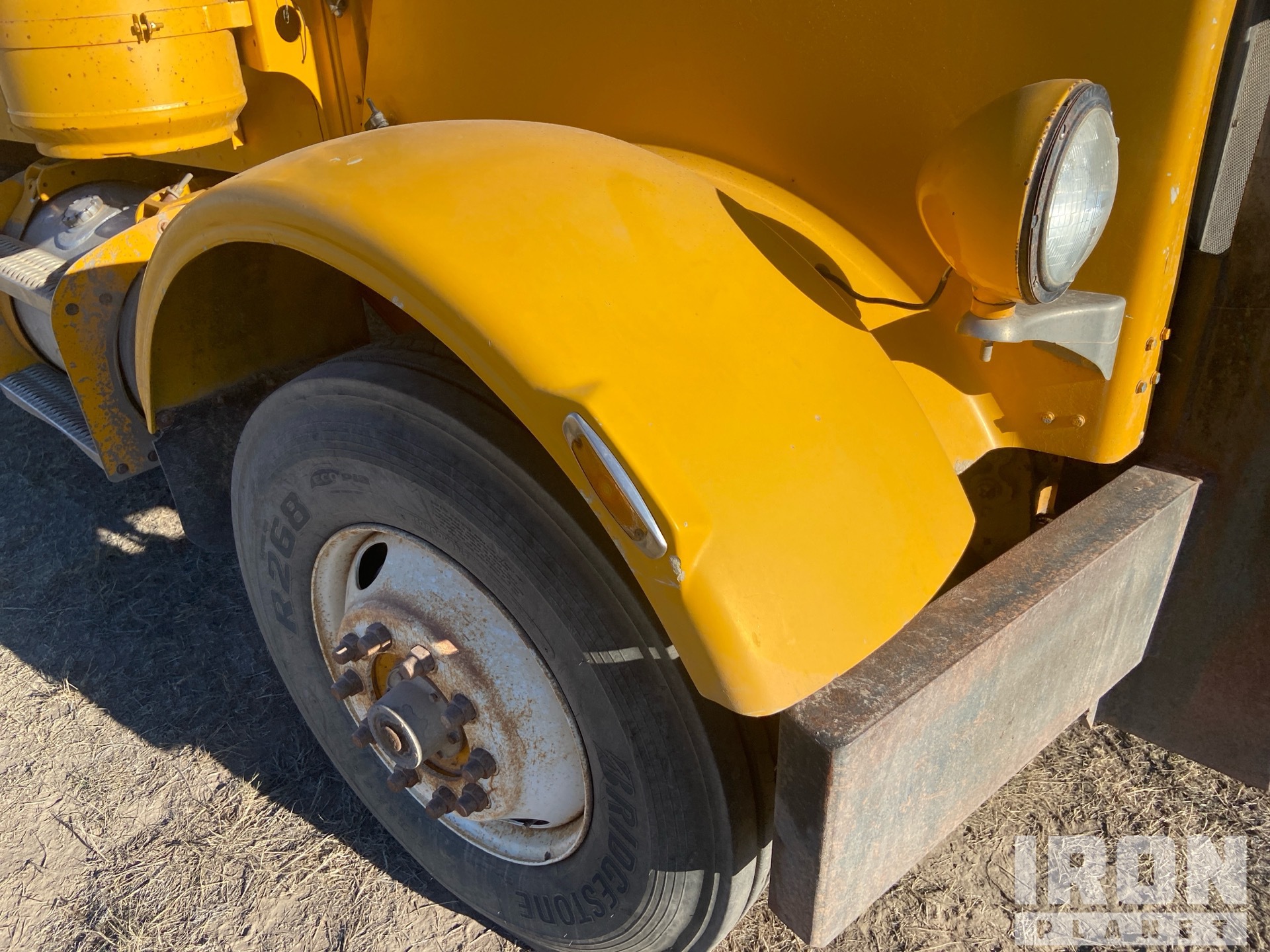 1984 Peterbilt 348