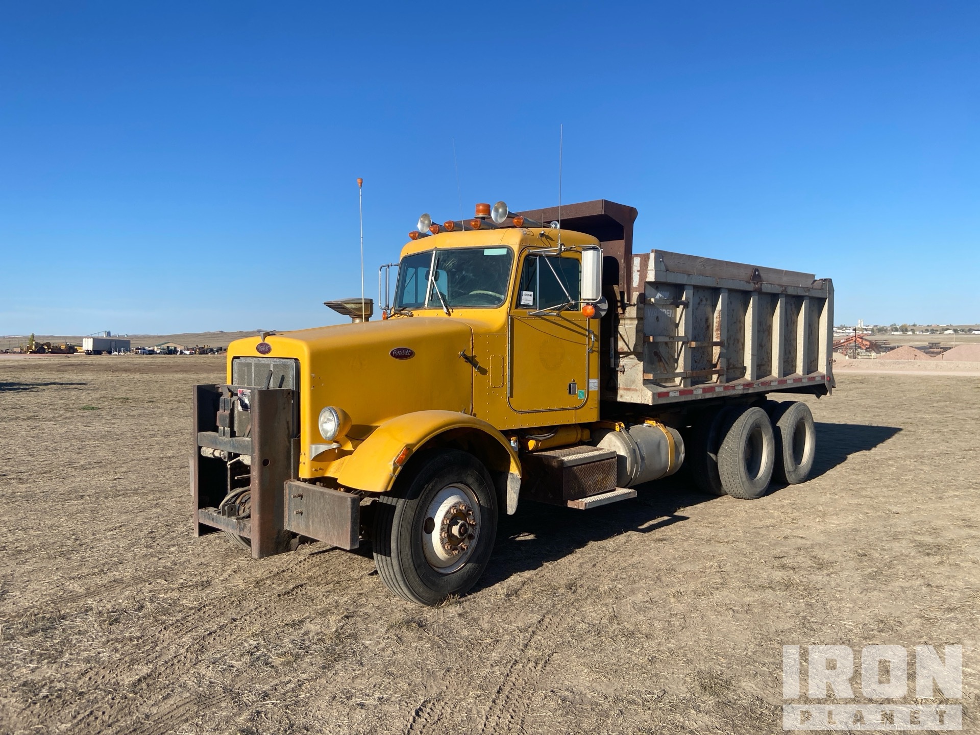 Photo of 1984 Peterbilt 348