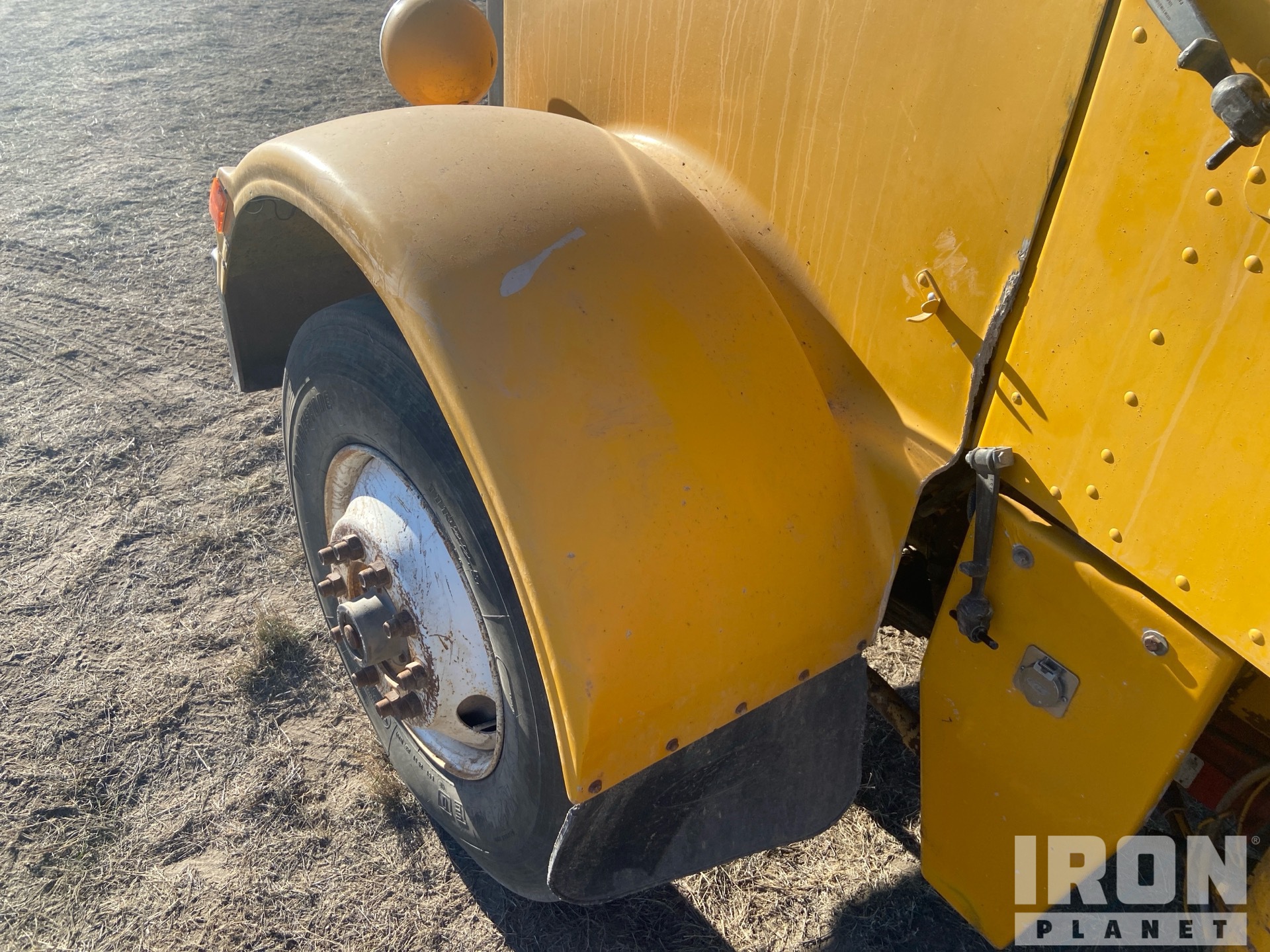 1984 Peterbilt 348
