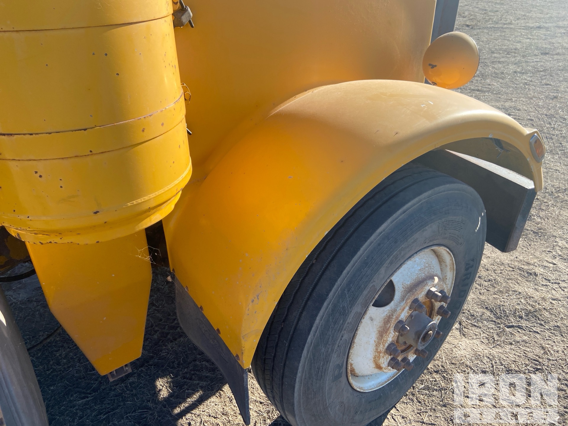 1984 Peterbilt 348