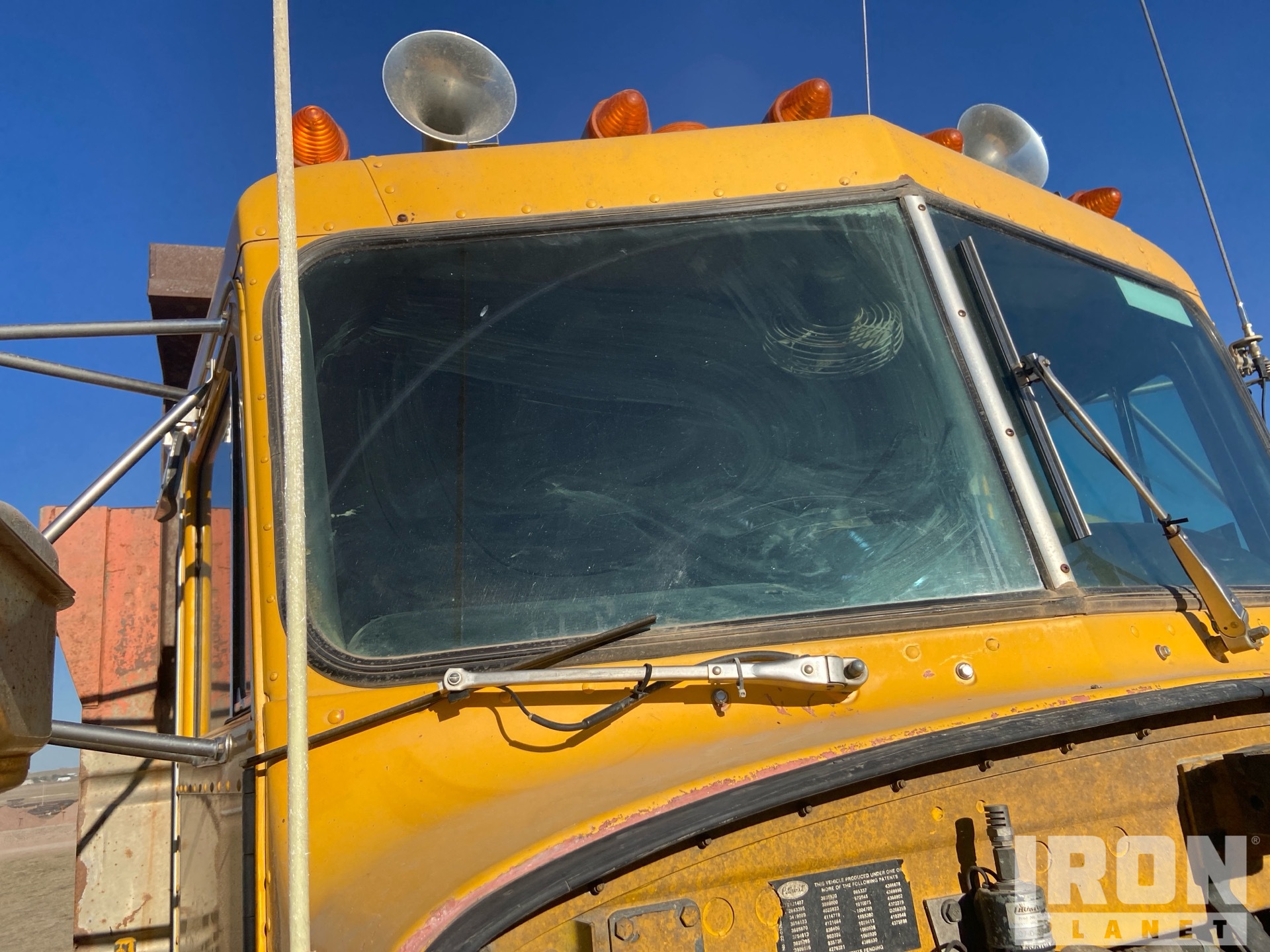 1984 Peterbilt 348