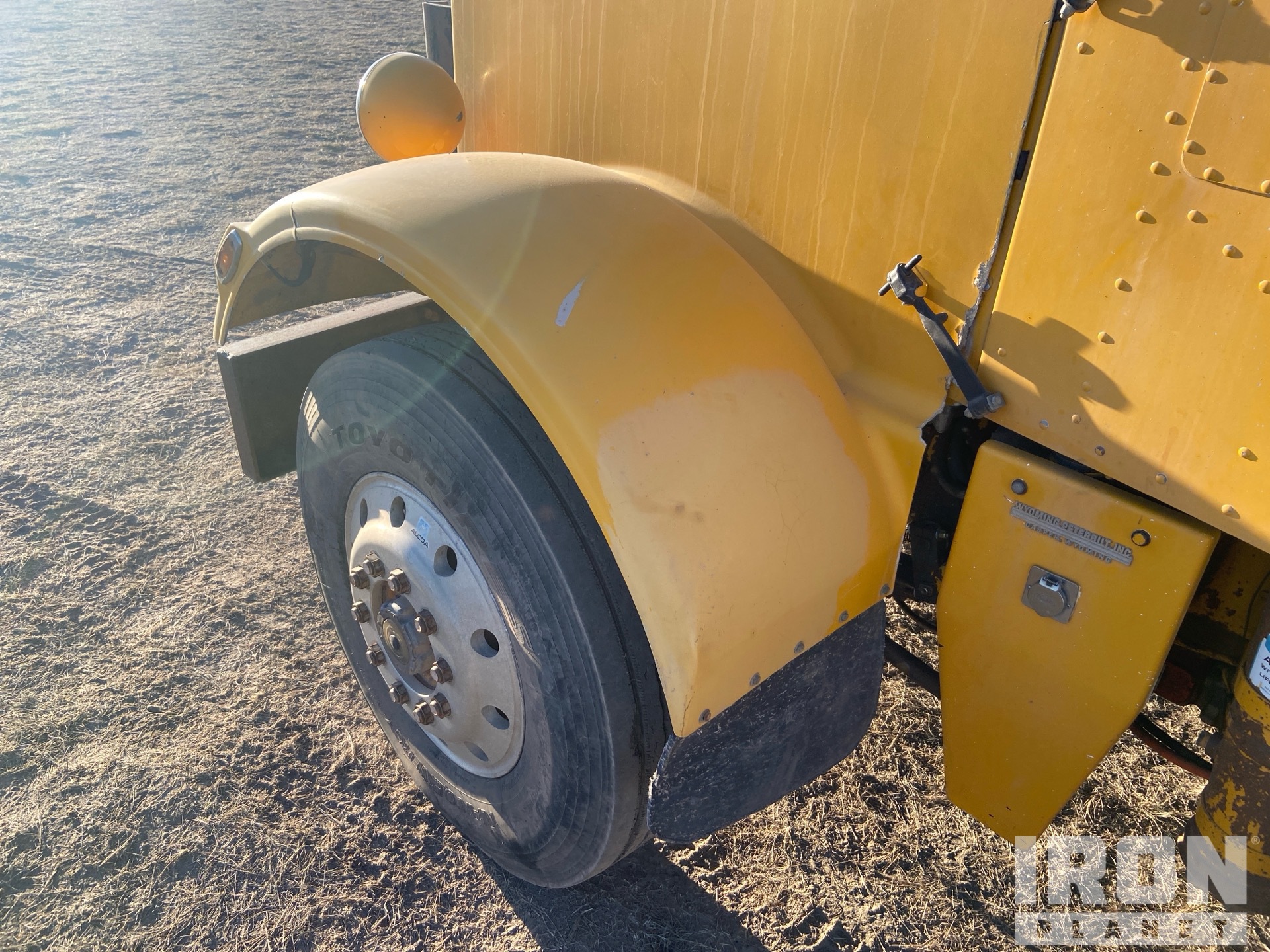 1984 Peterbilt 348