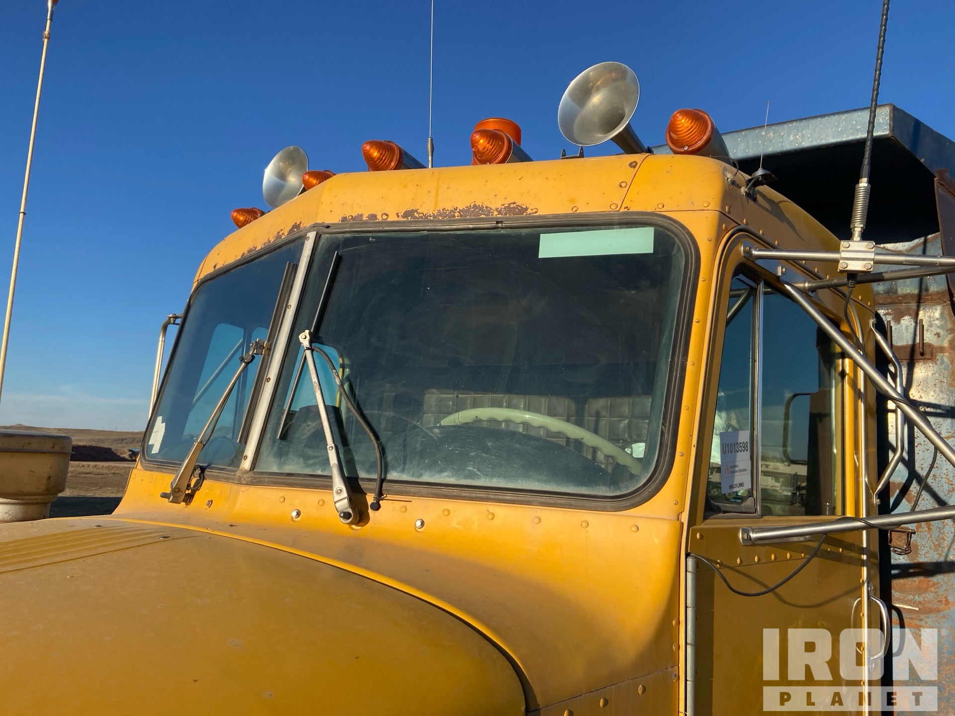 1984 Peterbilt 348