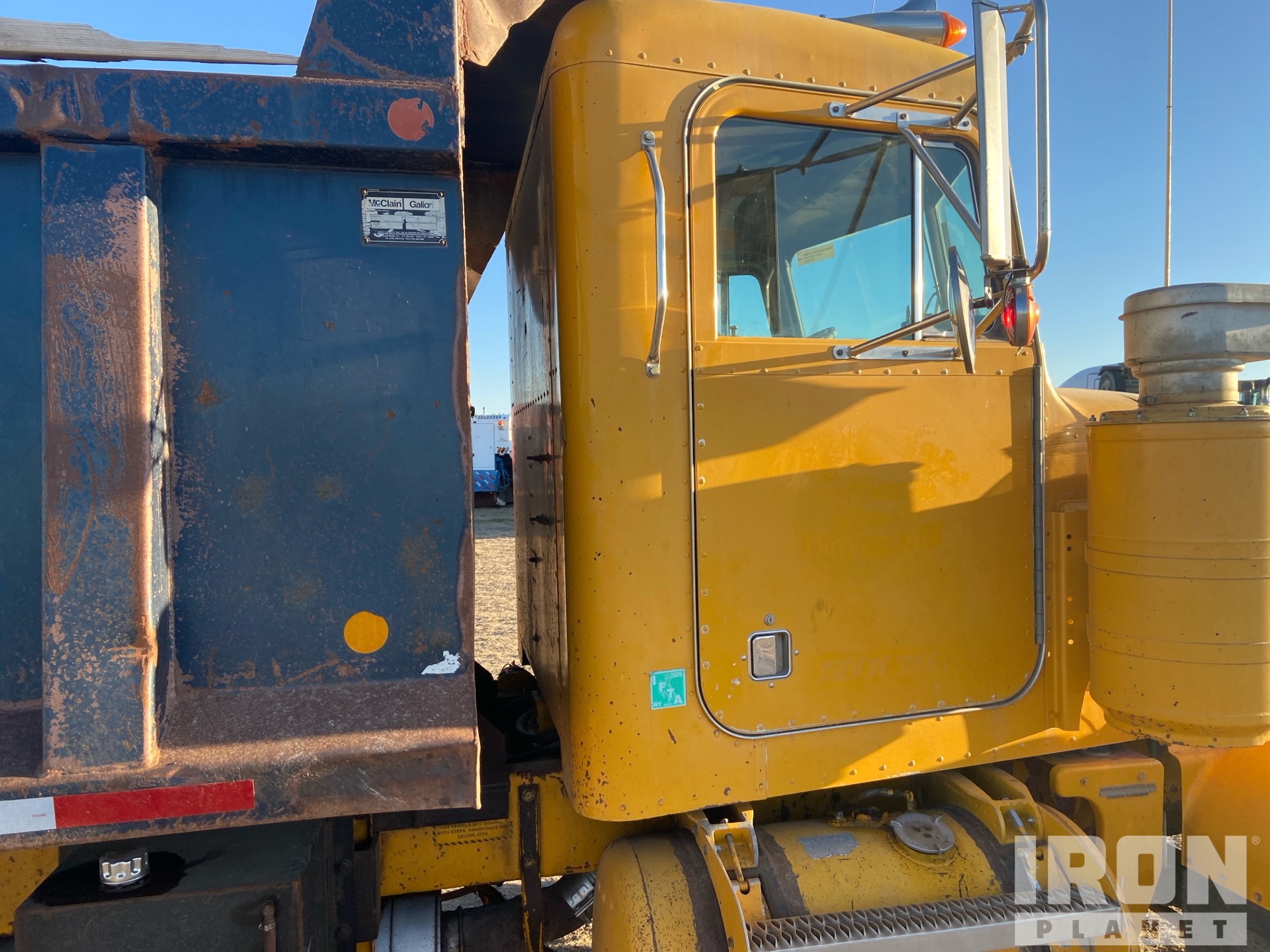 1984 Peterbilt 348