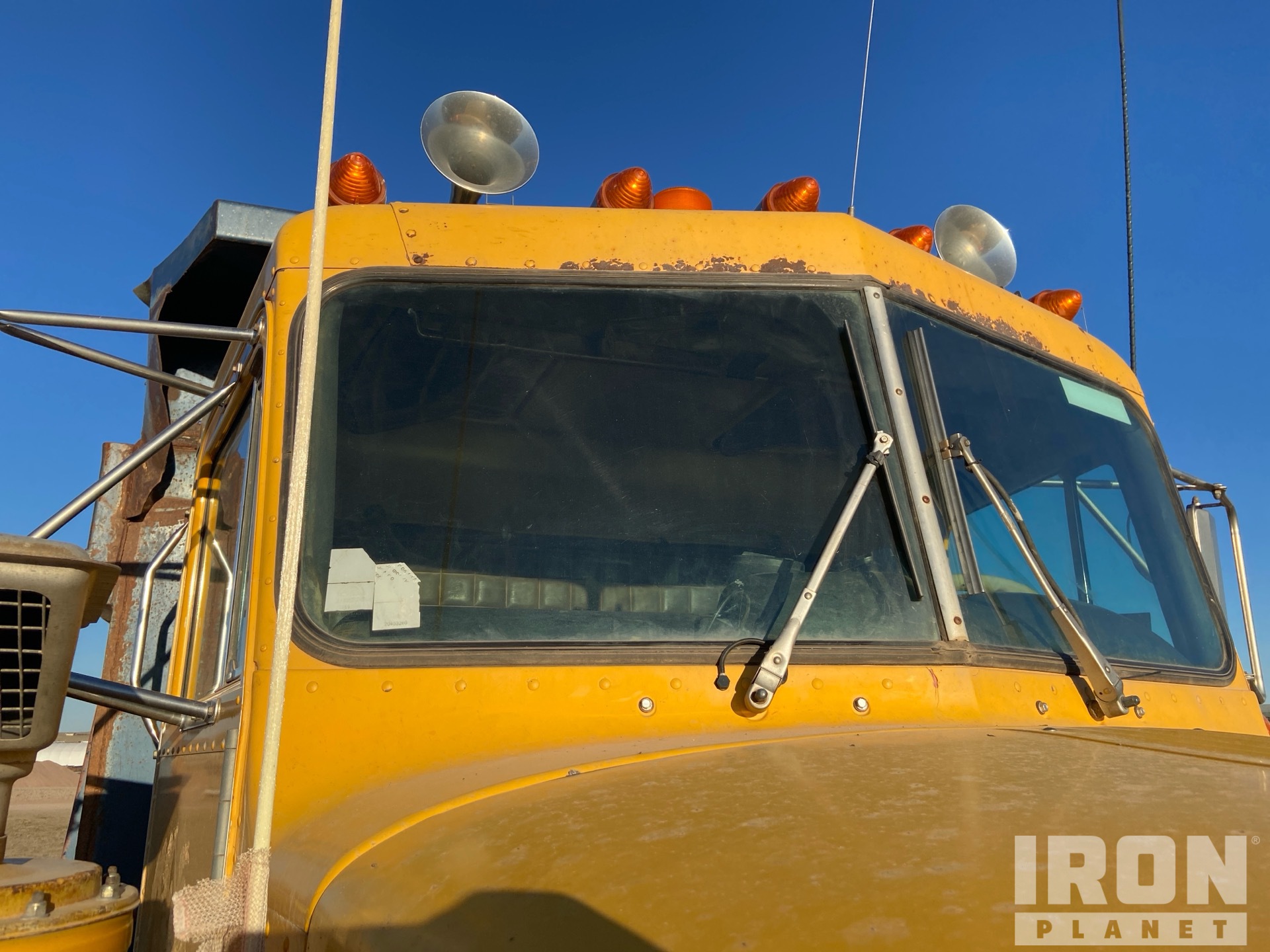 1984 Peterbilt 348