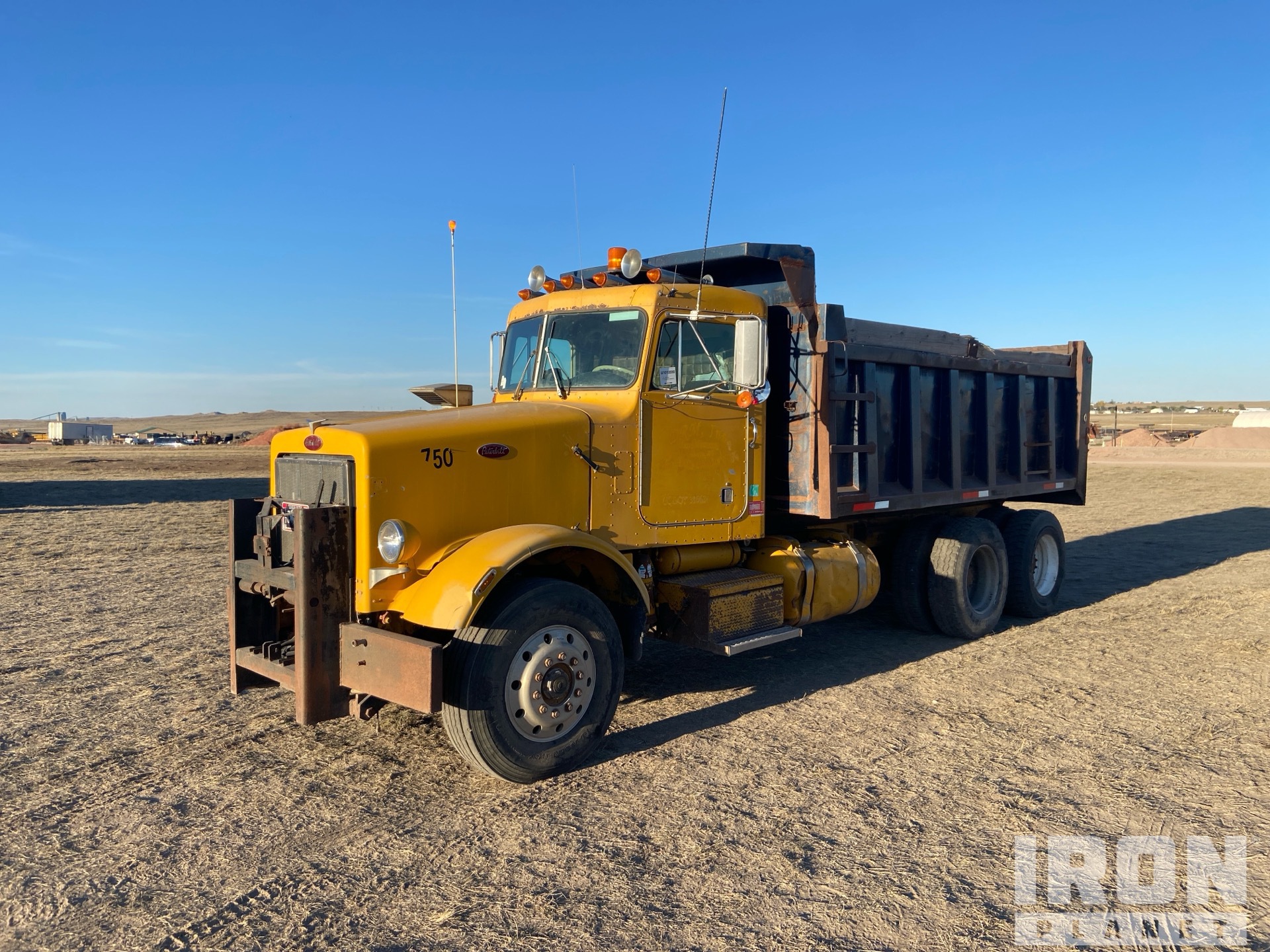 Photo of 1984 Peterbilt 348