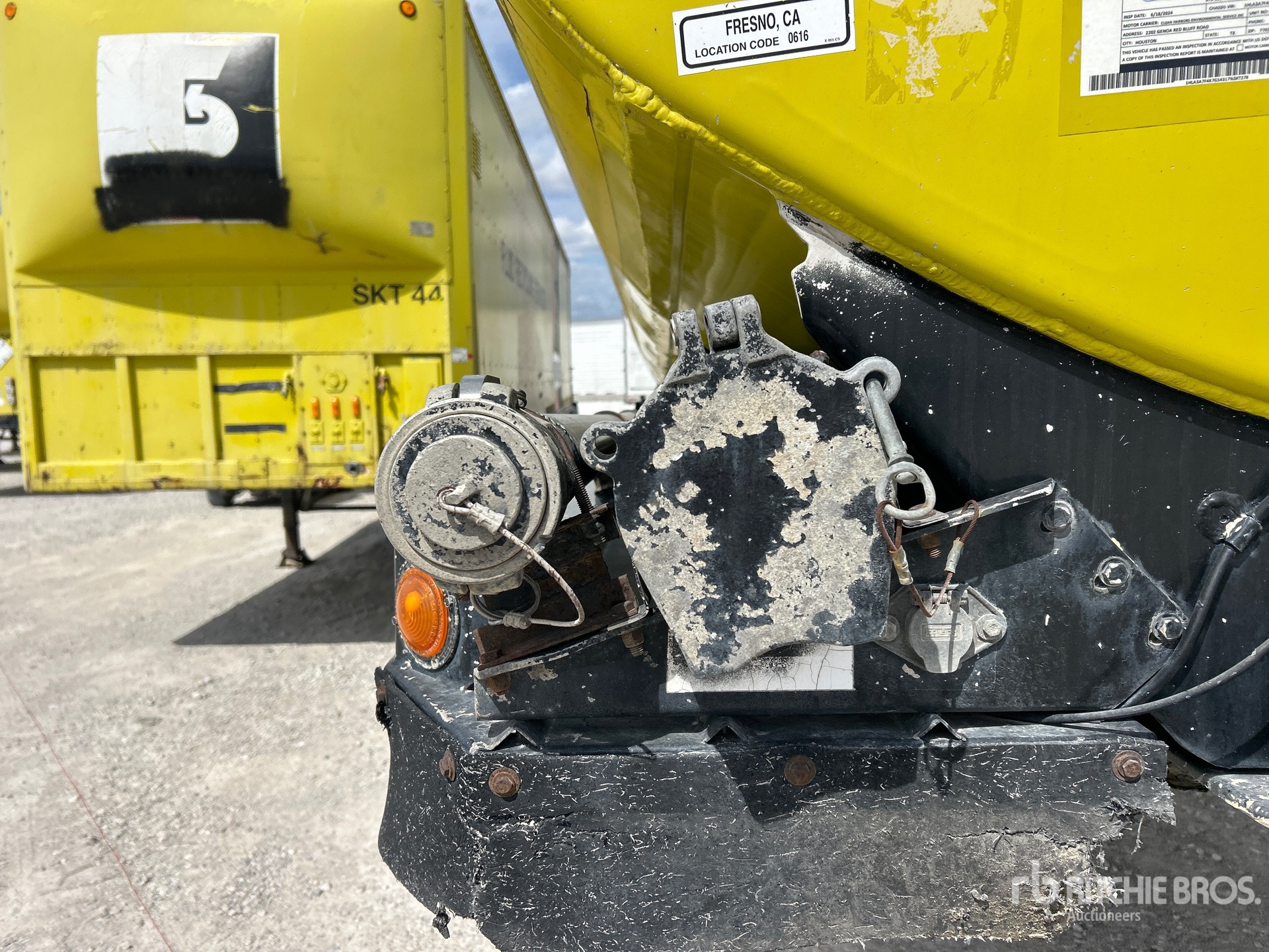 1989 Heil 8000 gal T/A