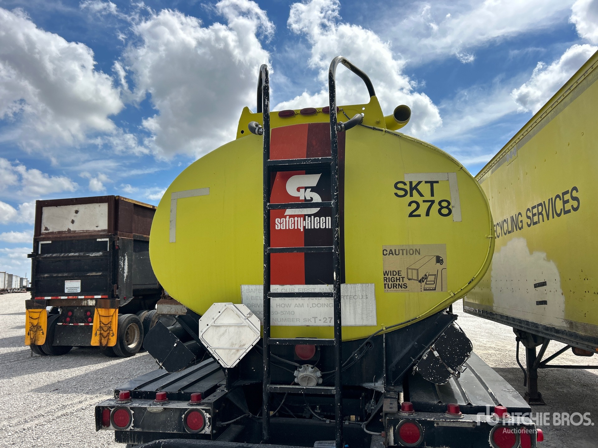 1989 Heil 8000 gal T/A
