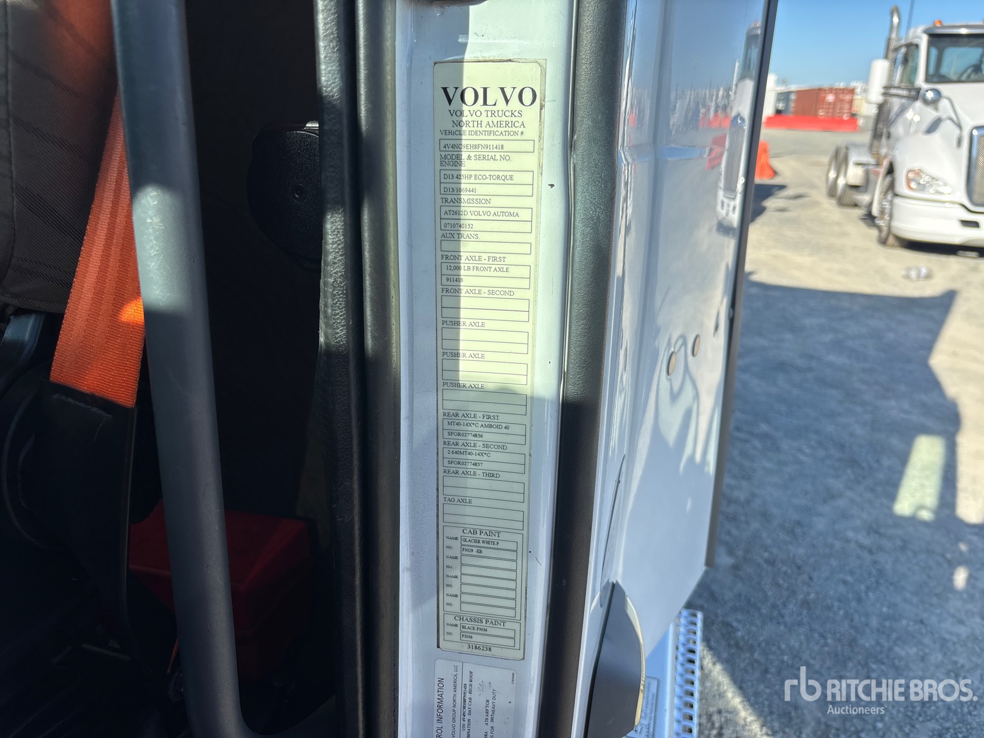 2015 Volvo VNL64T-300