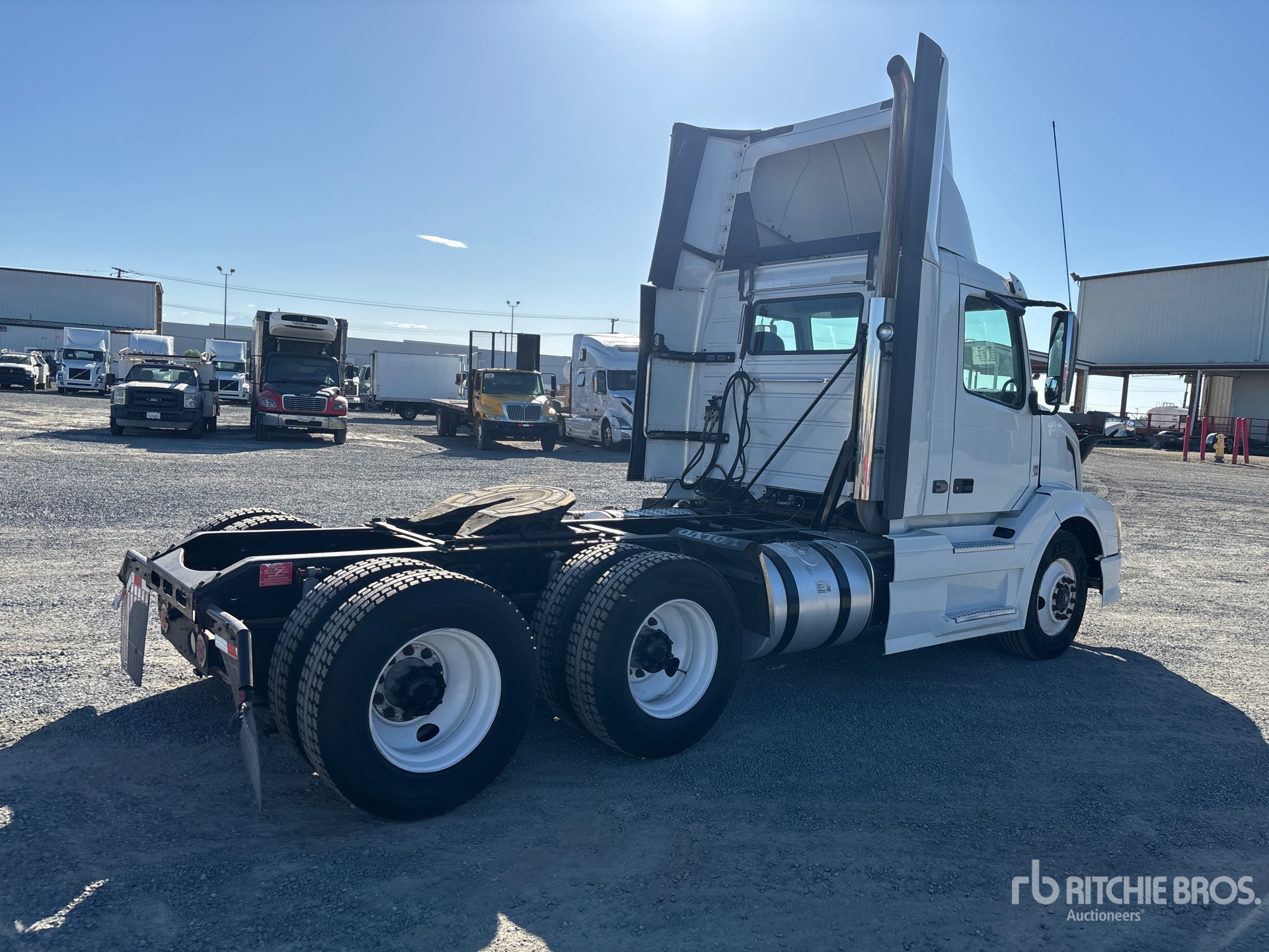 2015 Volvo VNL64T-300