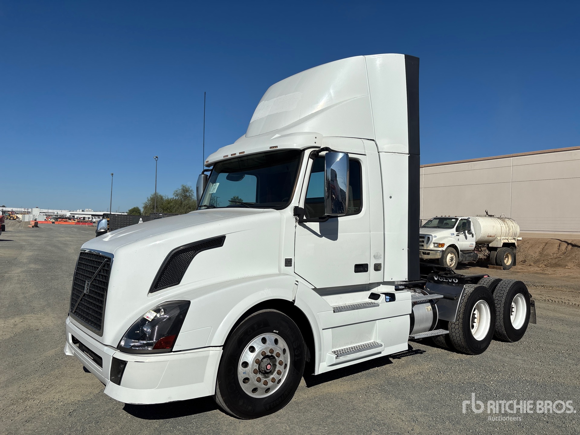 2015 Volvo VNL64T-300