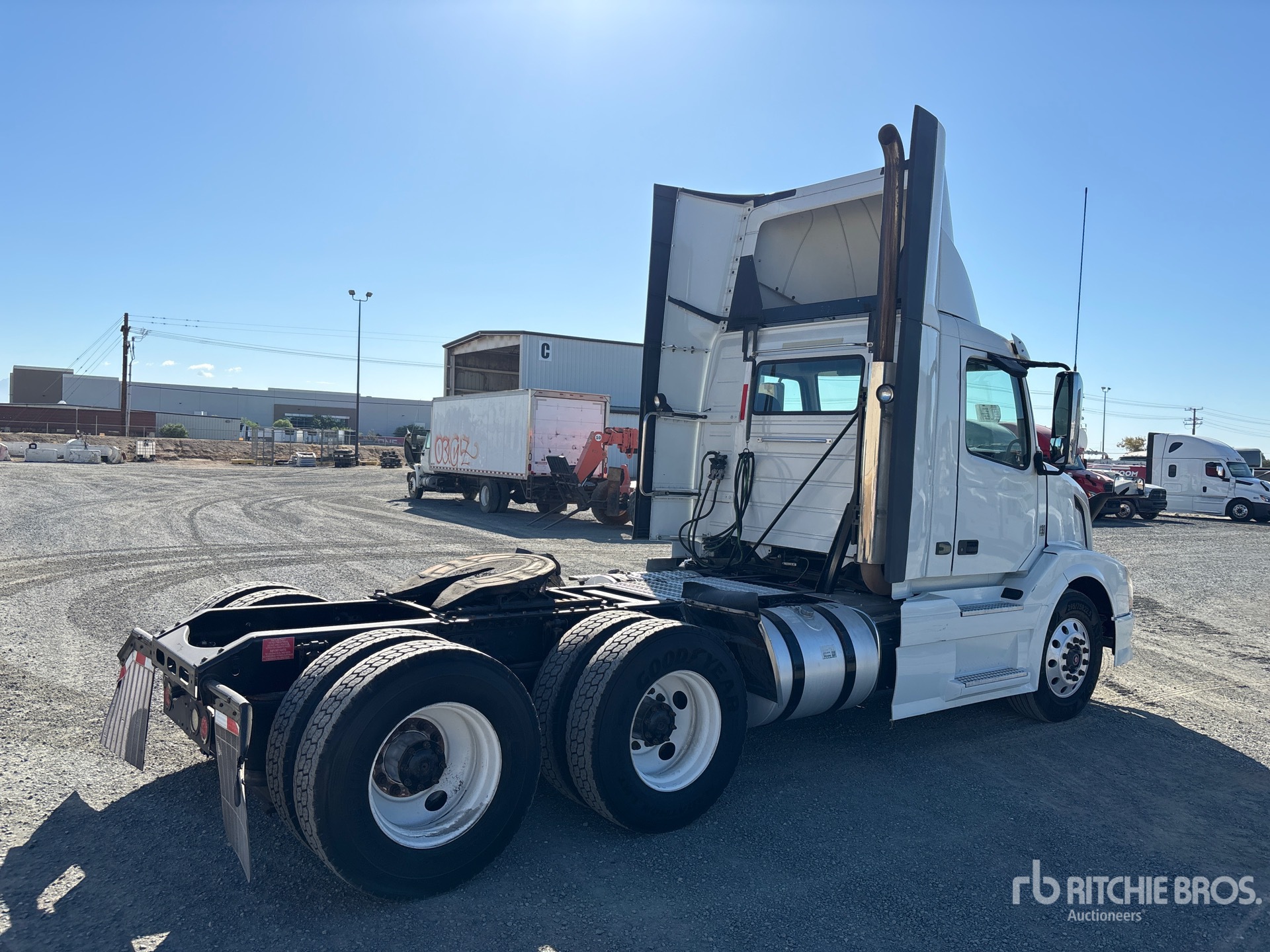 2015 Volvo VNL64T-300