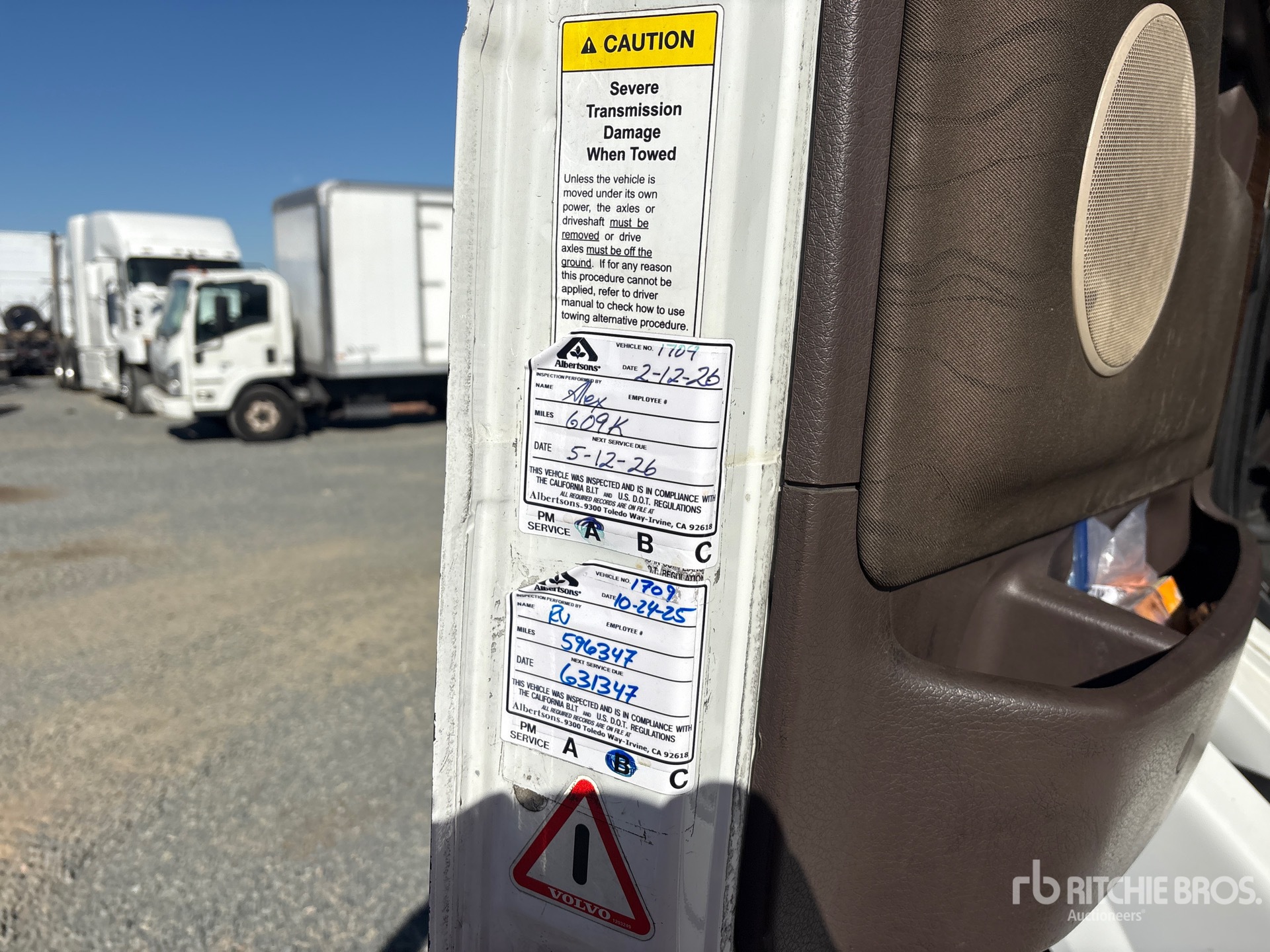 2016 Volvo VNL64T-300