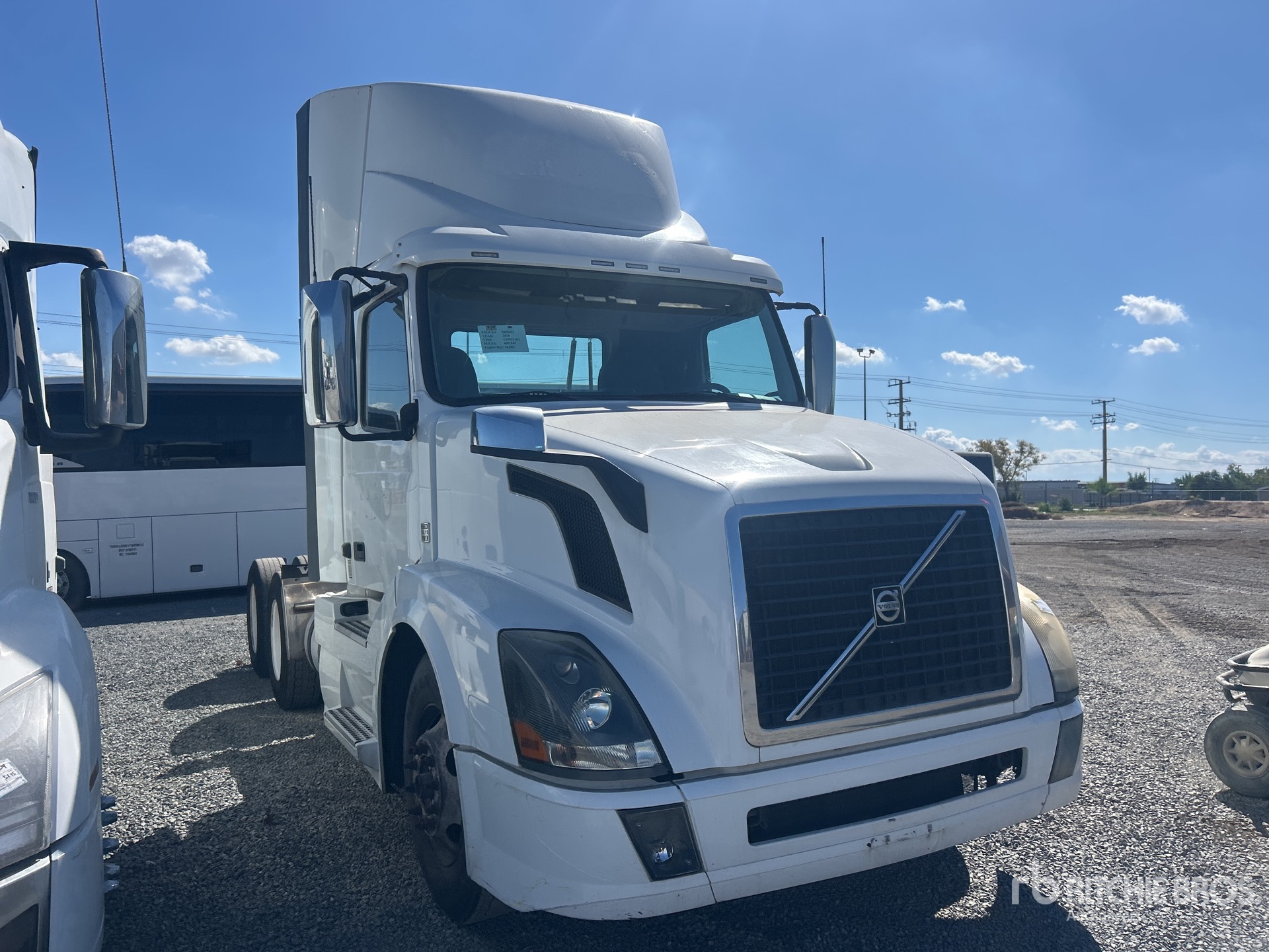 2016 Volvo VNL64T-300