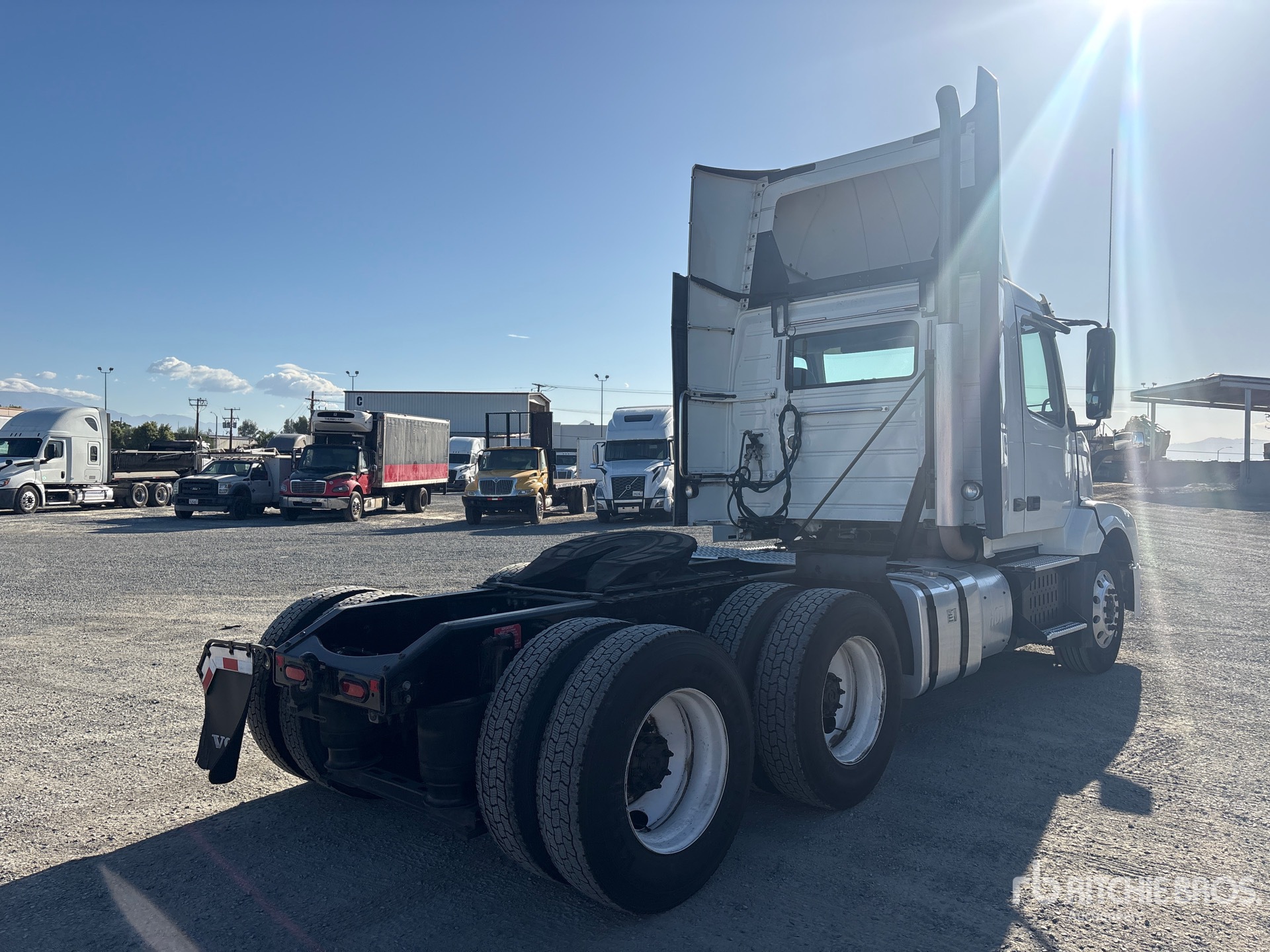 2017 Volvo VNL64T-300