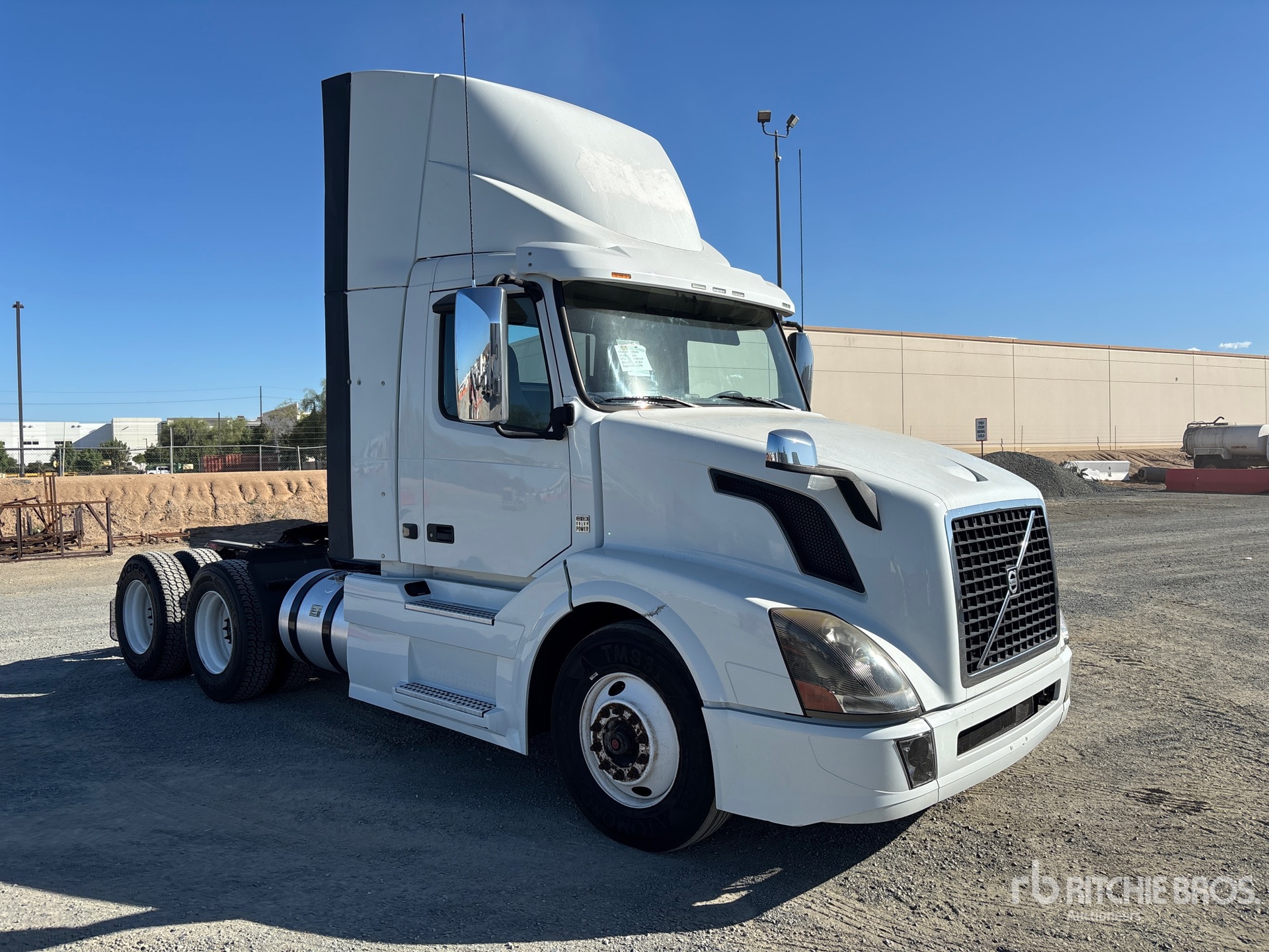 2016 Volvo VNL64T-300